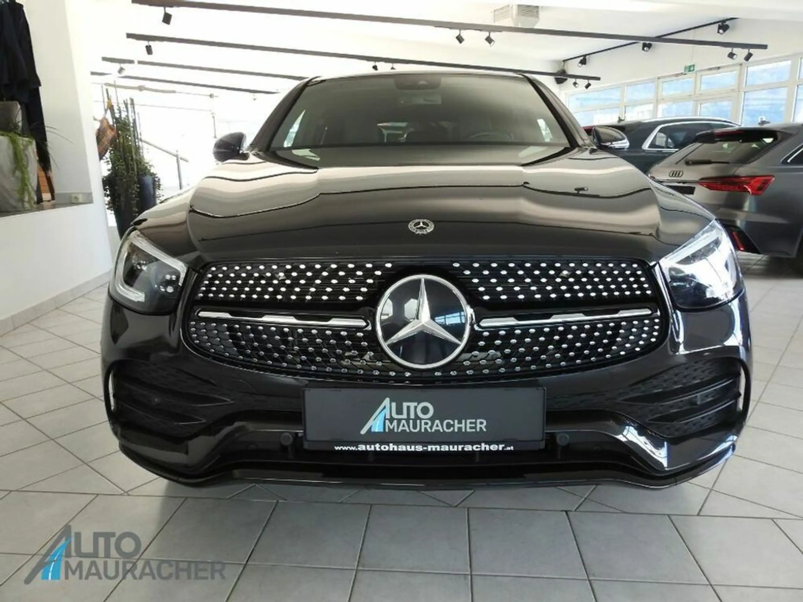 Mercedes-Benz - GLC 300