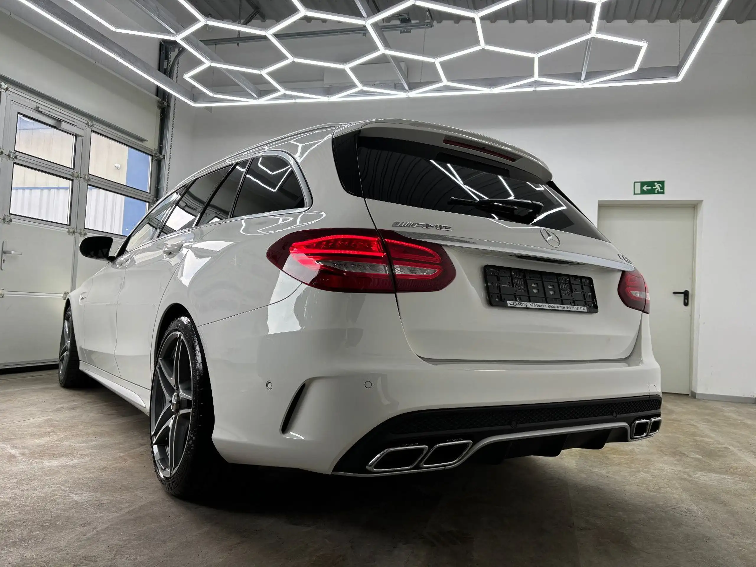 Mercedes-Benz - C 63 AMG