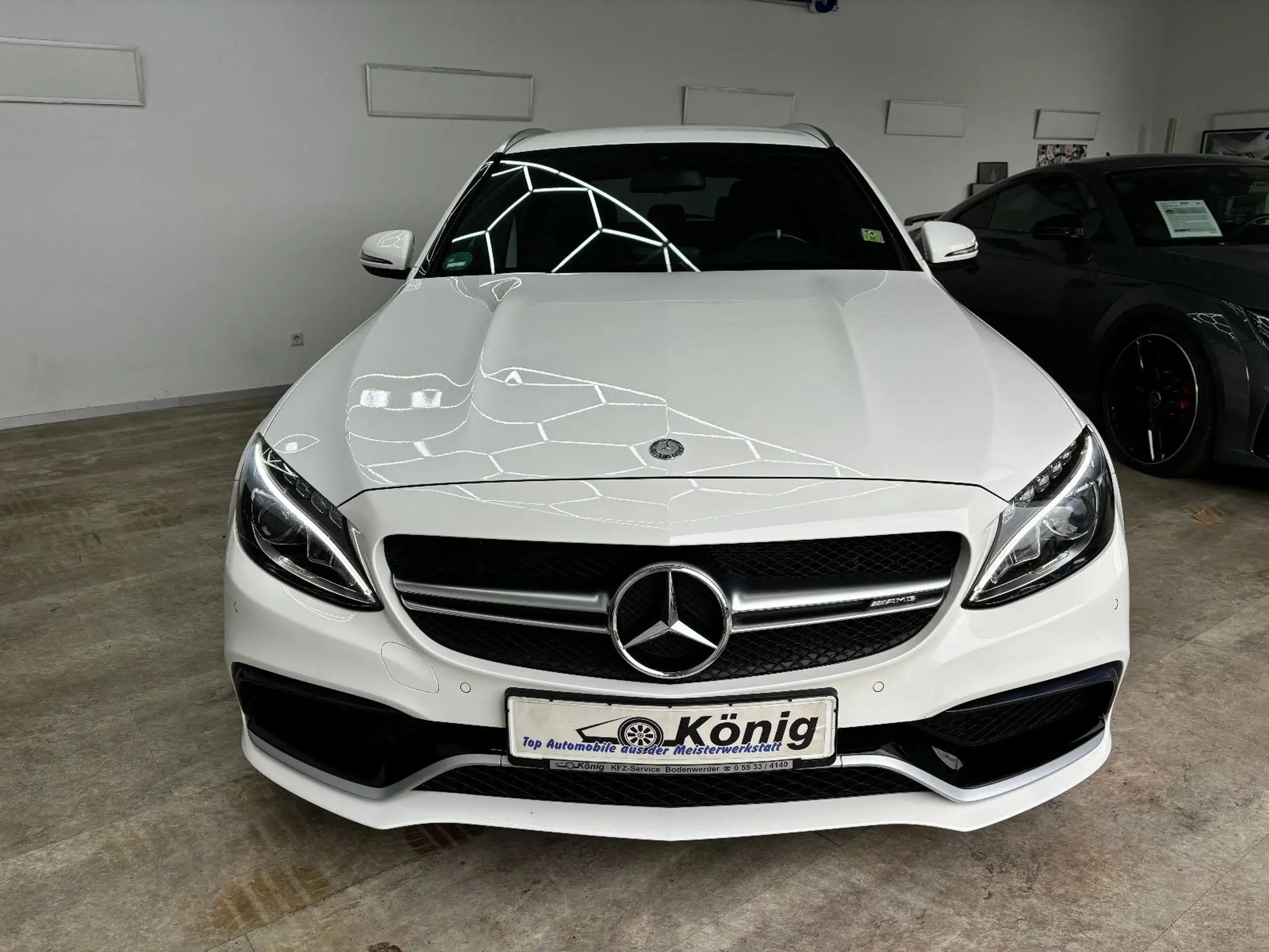 Mercedes-Benz - C 63 AMG