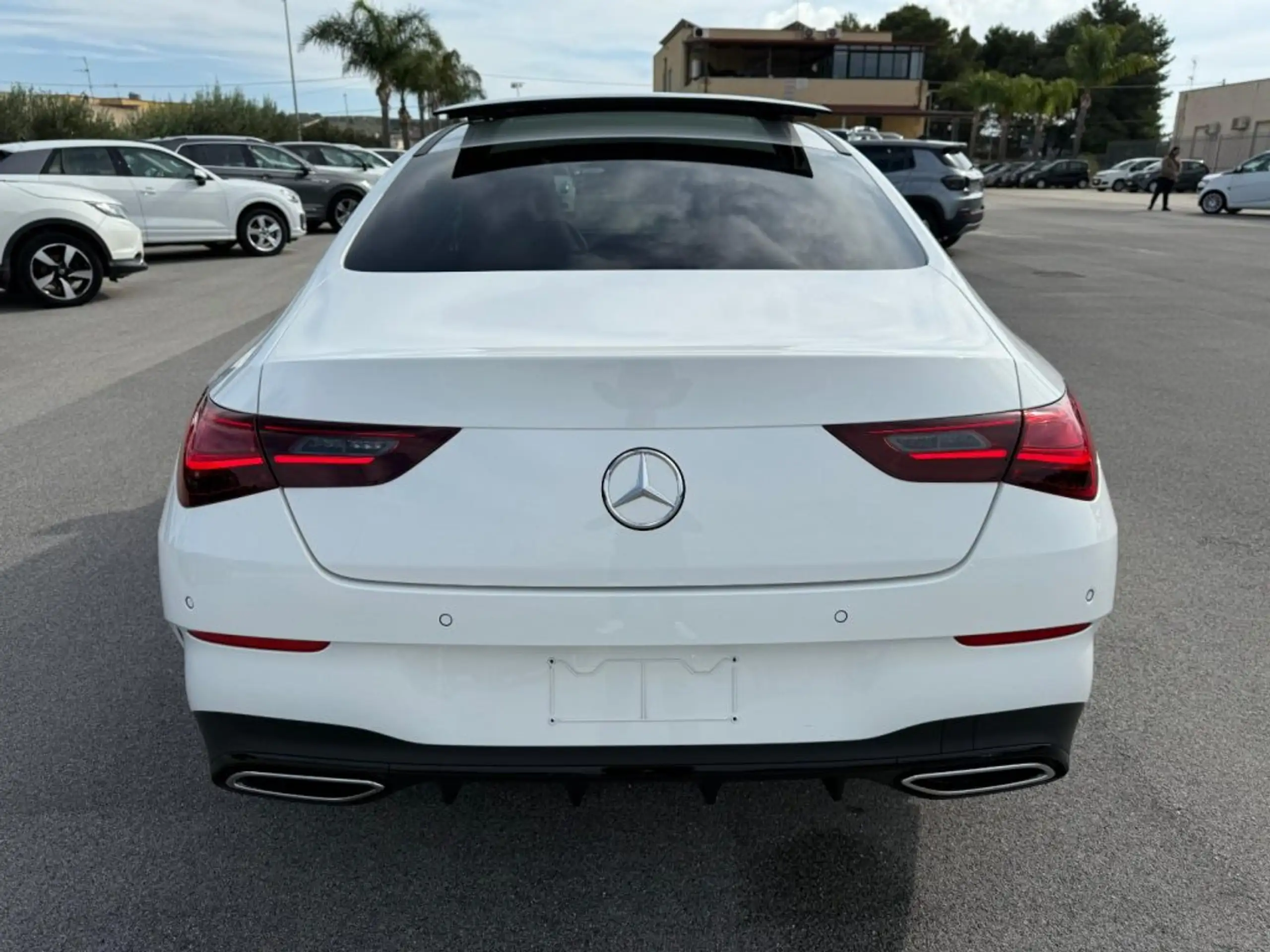 Mercedes-Benz - CLA 200