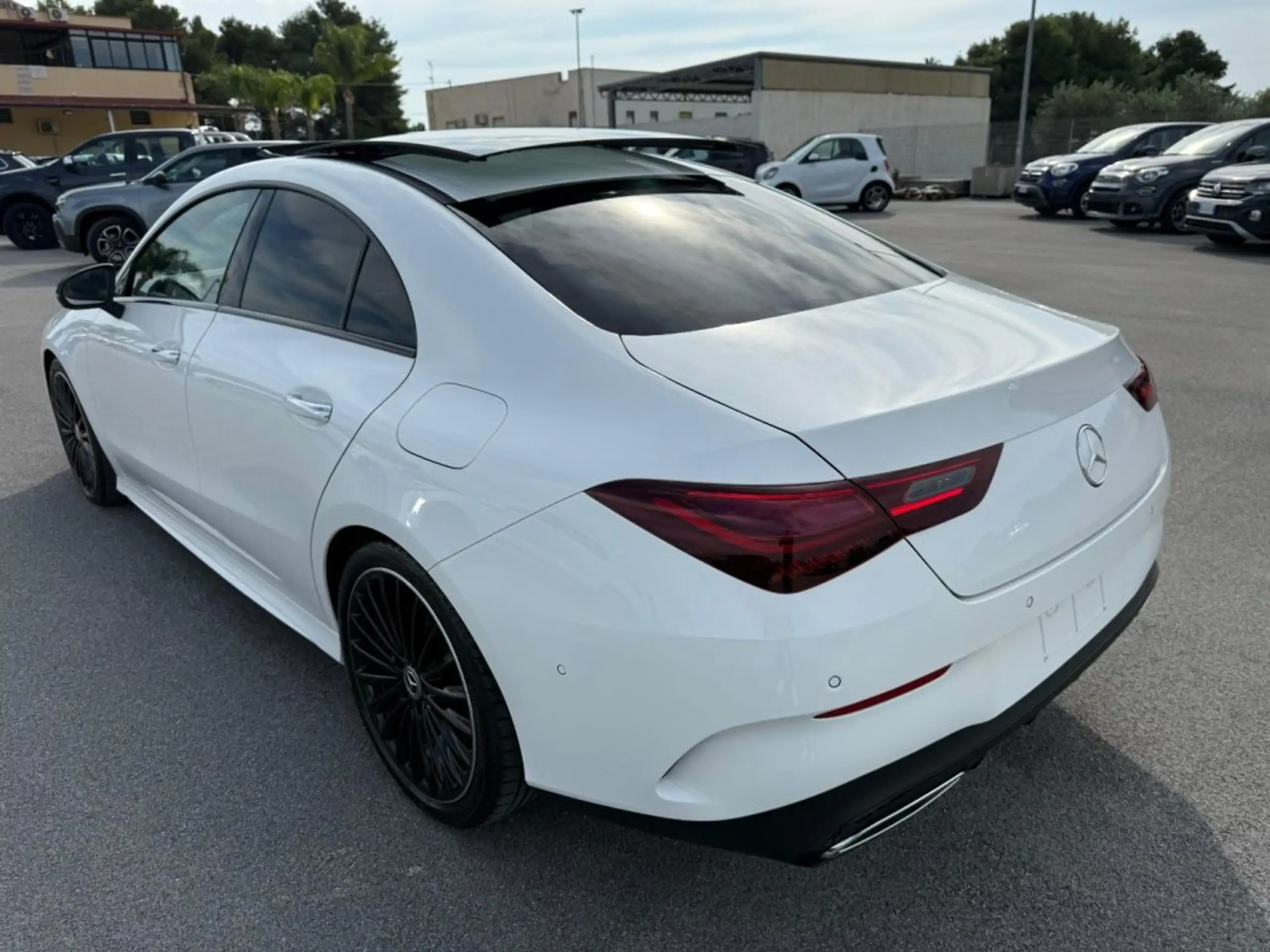 Mercedes-Benz - CLA 200