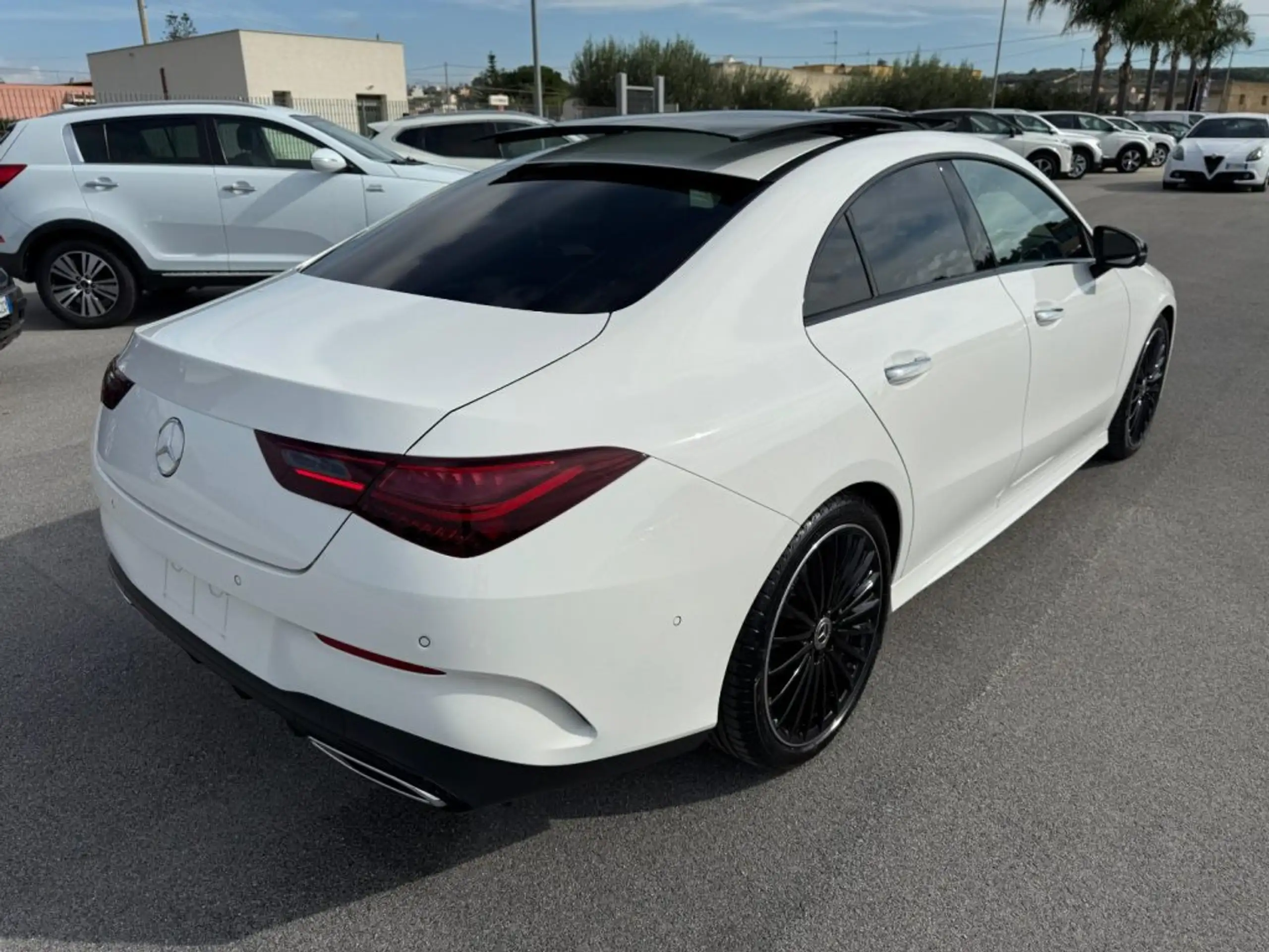 Mercedes-Benz - CLA 200