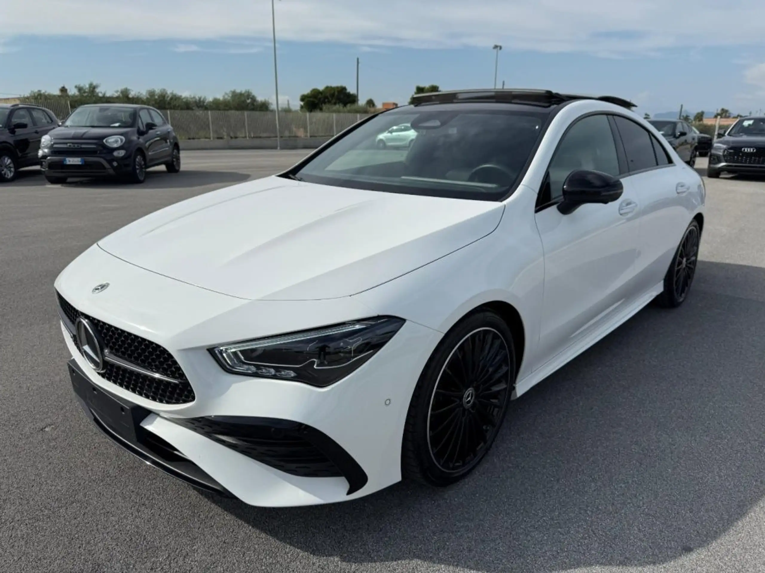 Mercedes-Benz - CLA 200