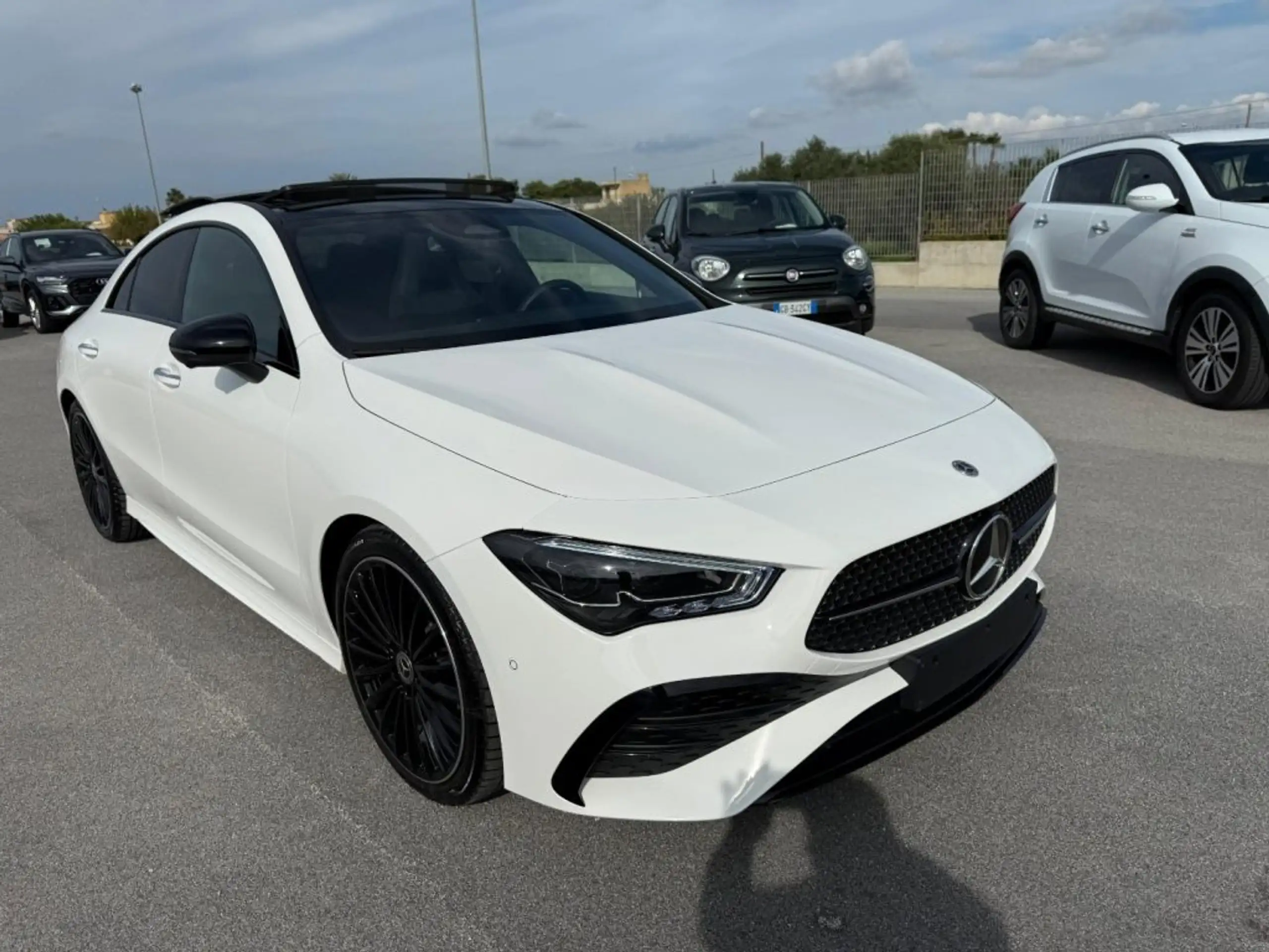 Mercedes-Benz - CLA 200