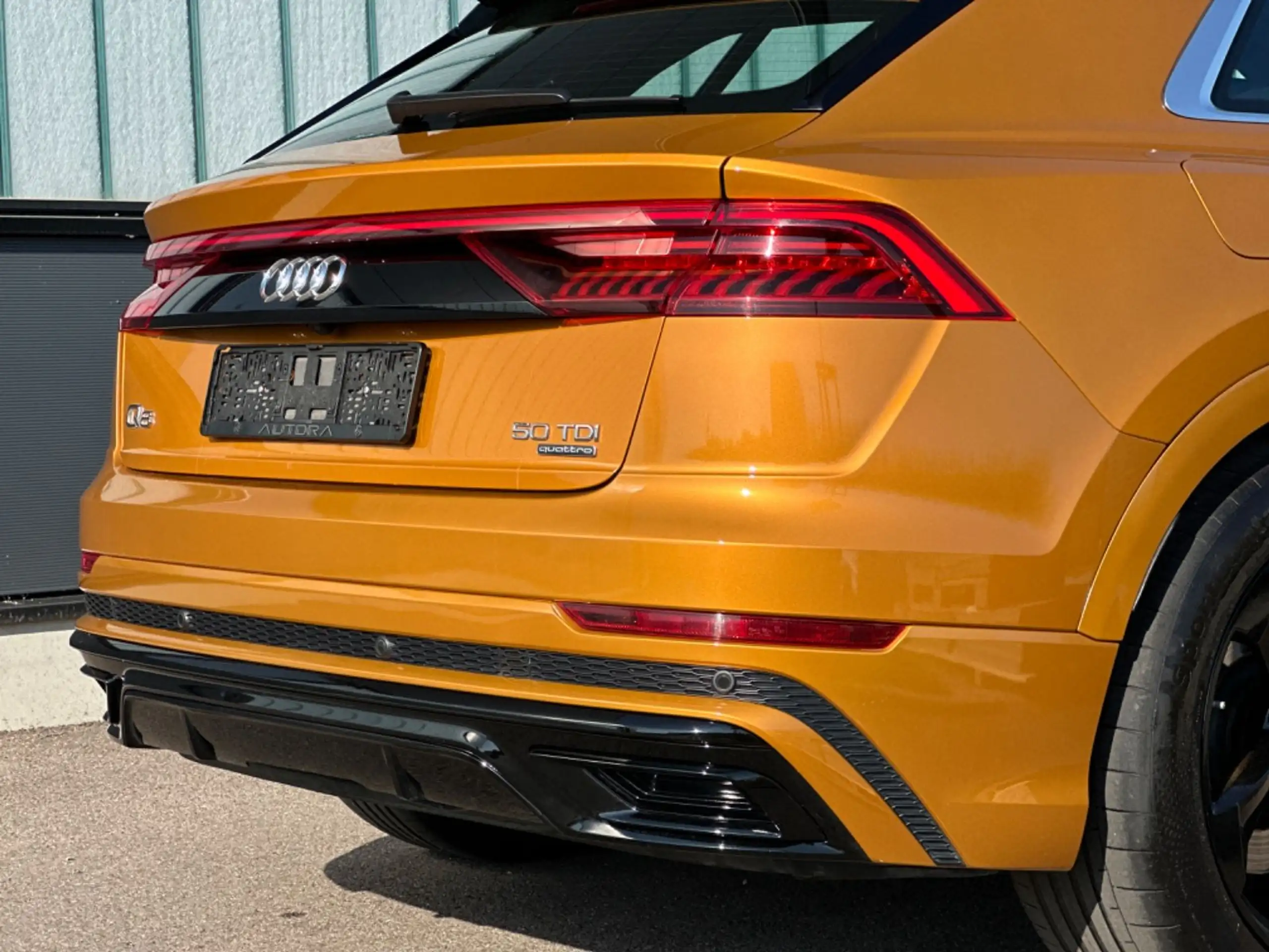 Audi - Q8