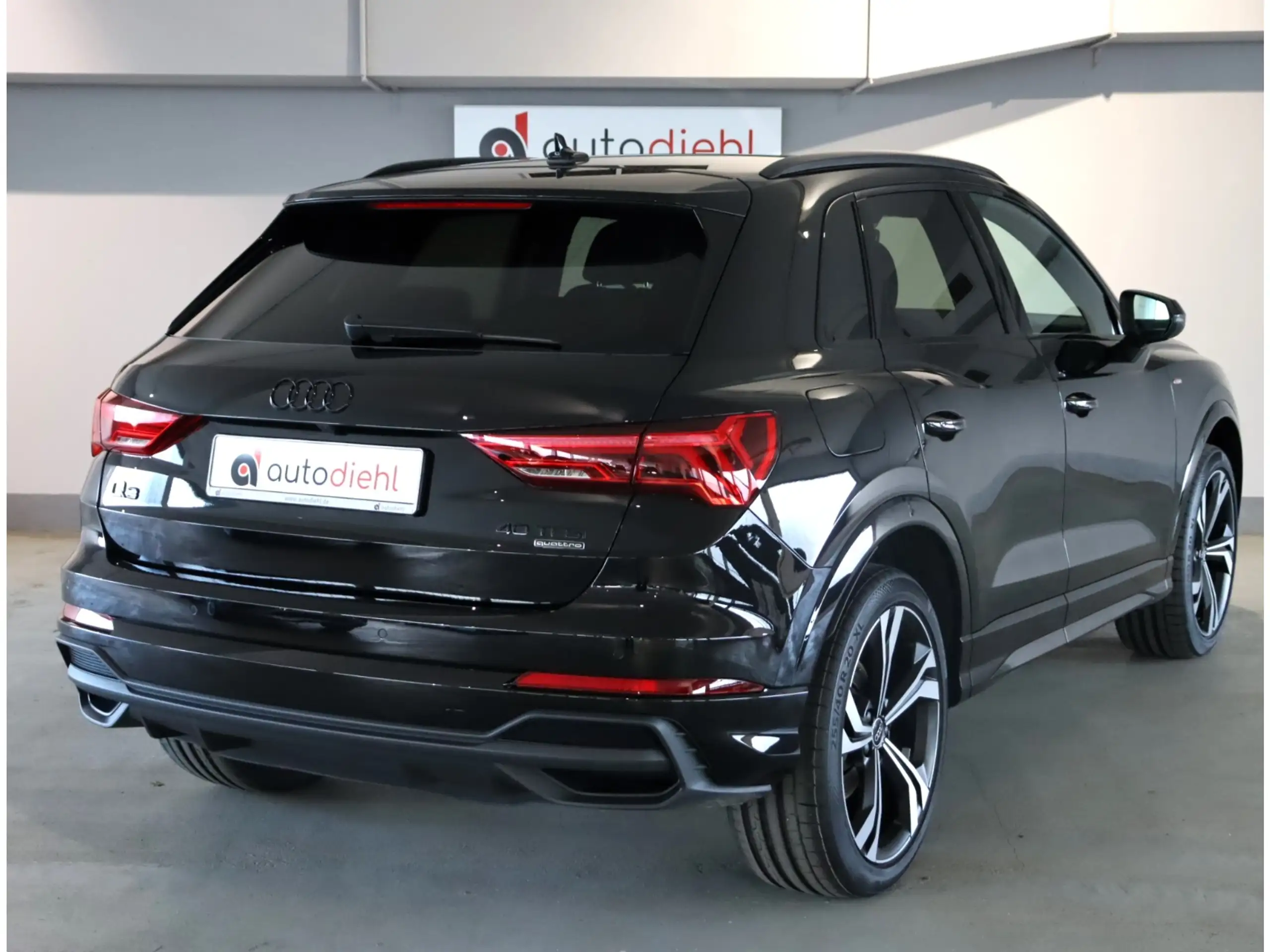 Audi - Q3