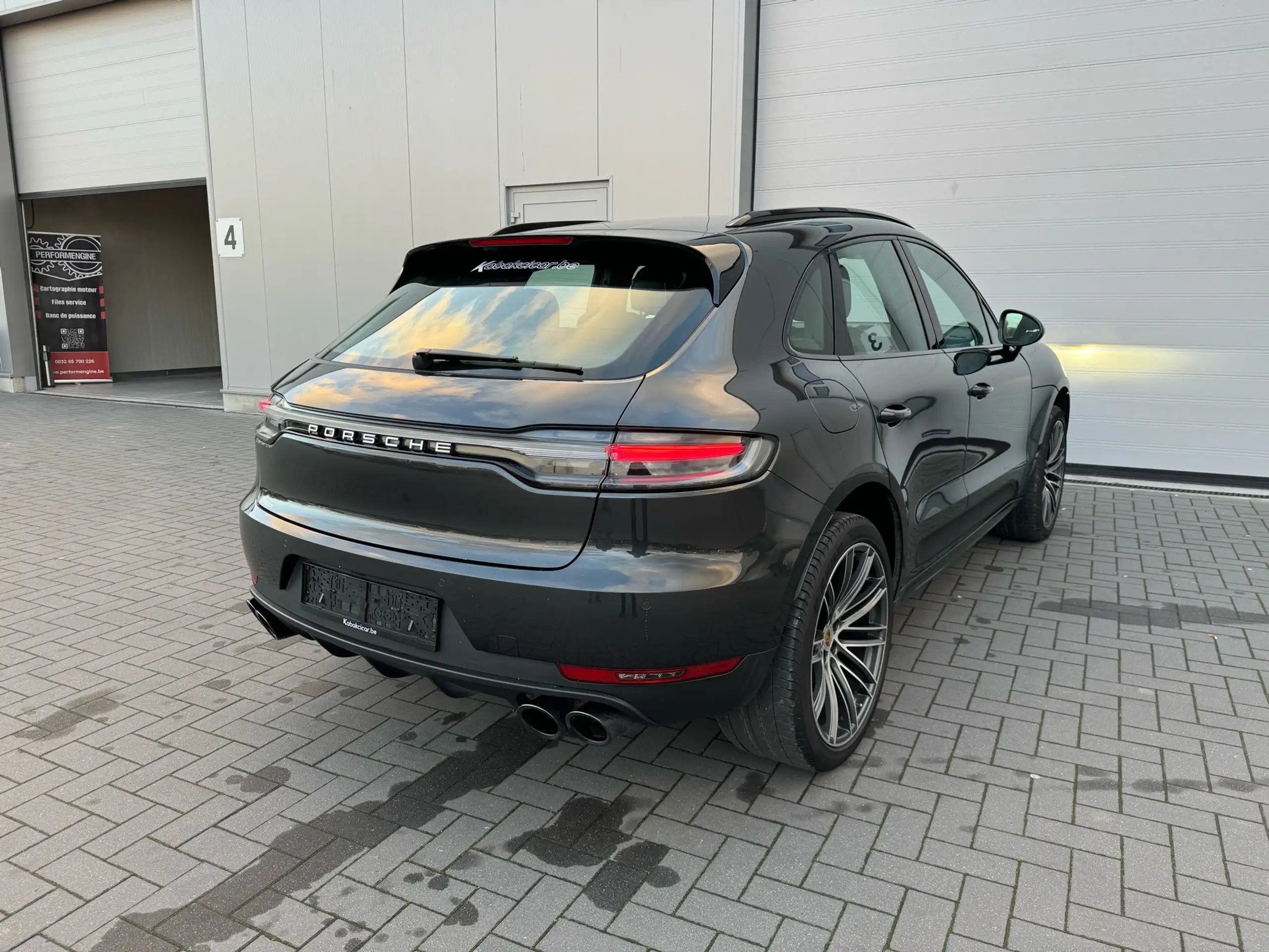 Porsche - Macan