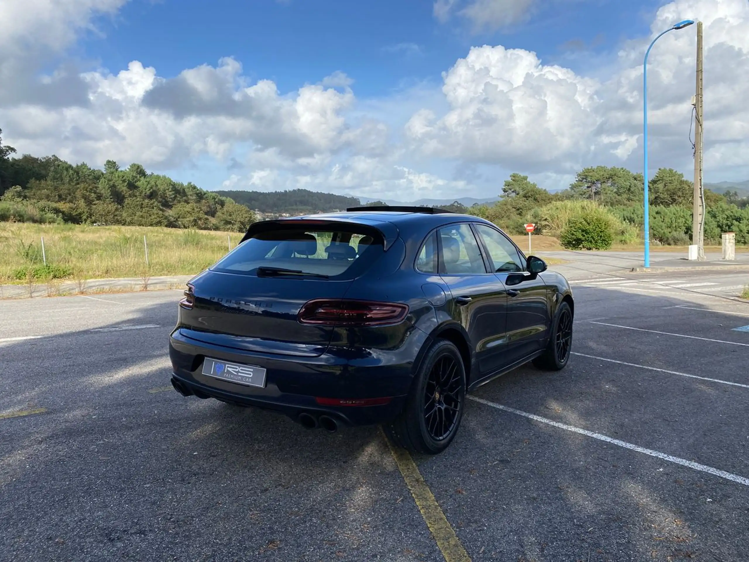 Porsche - Macan