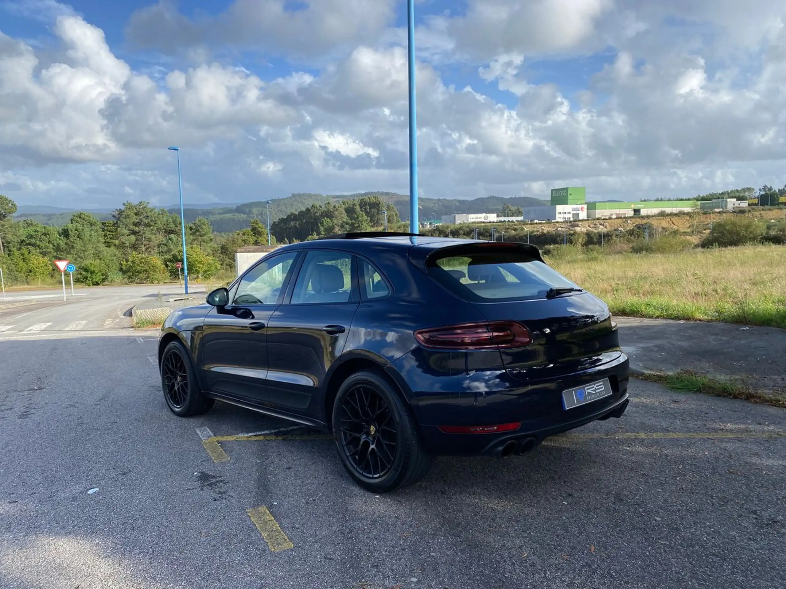 Porsche - Macan