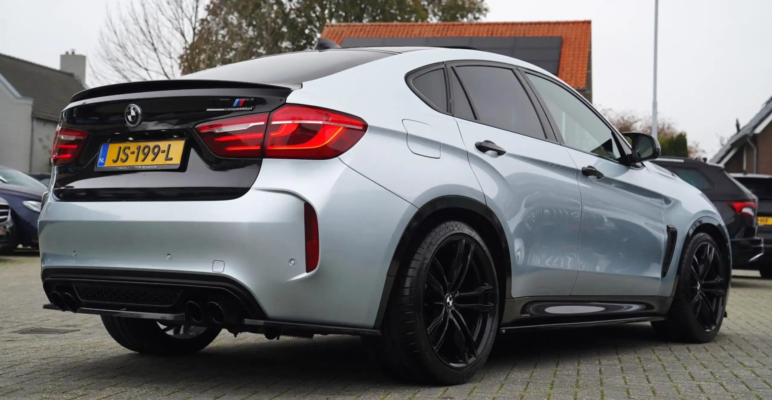 BMW - X6 M