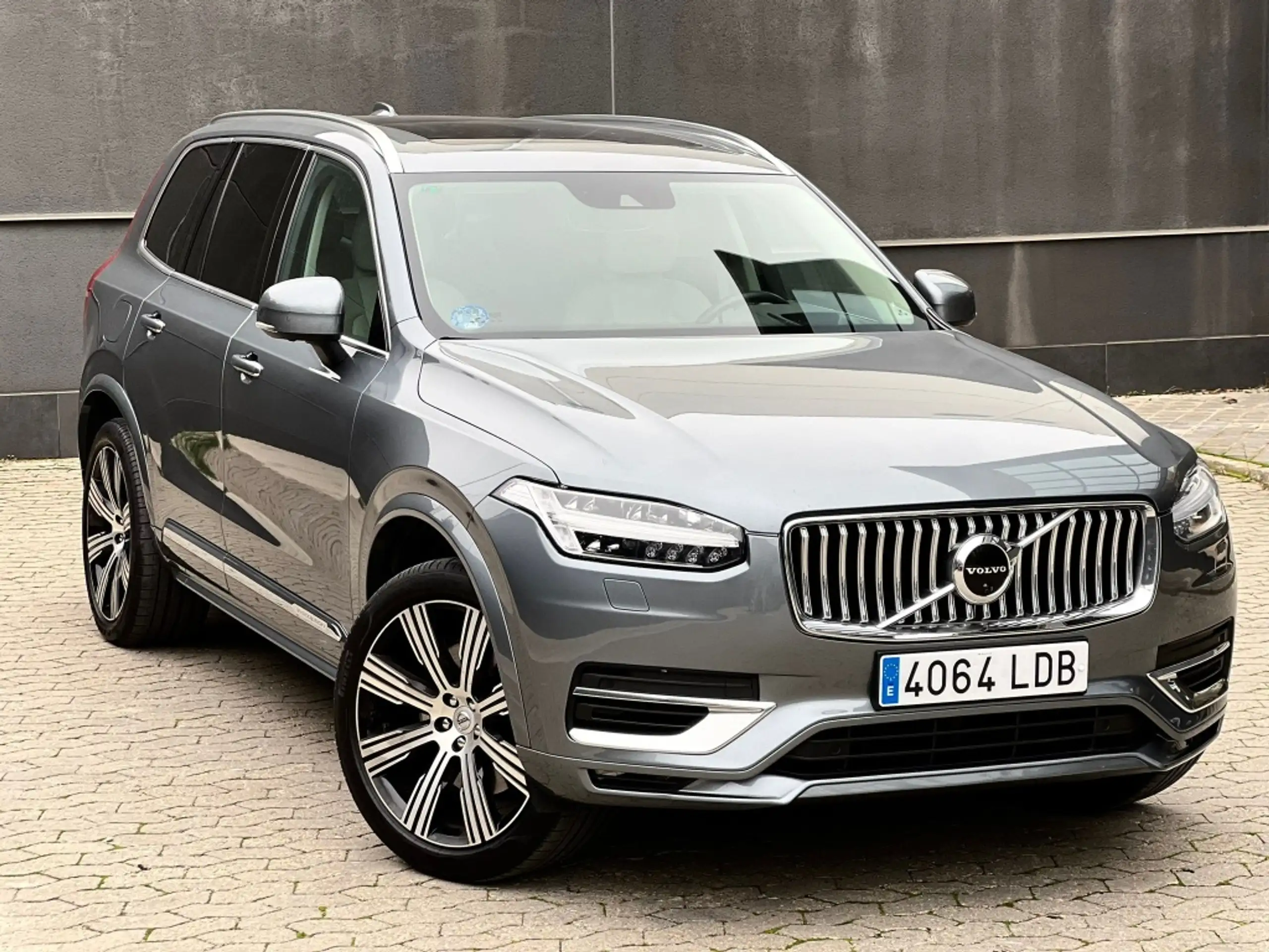 Volvo - XC90