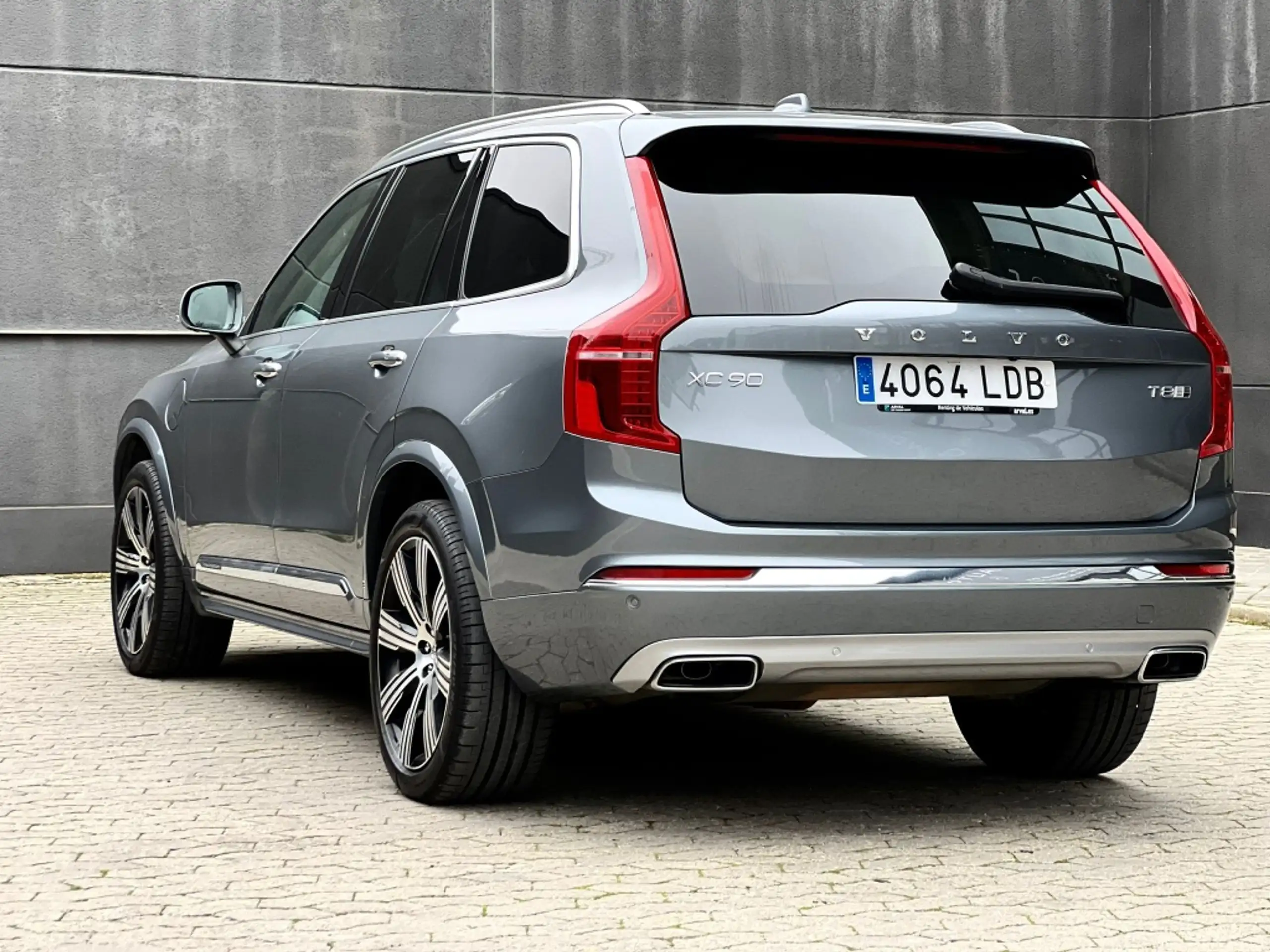 Volvo - XC90