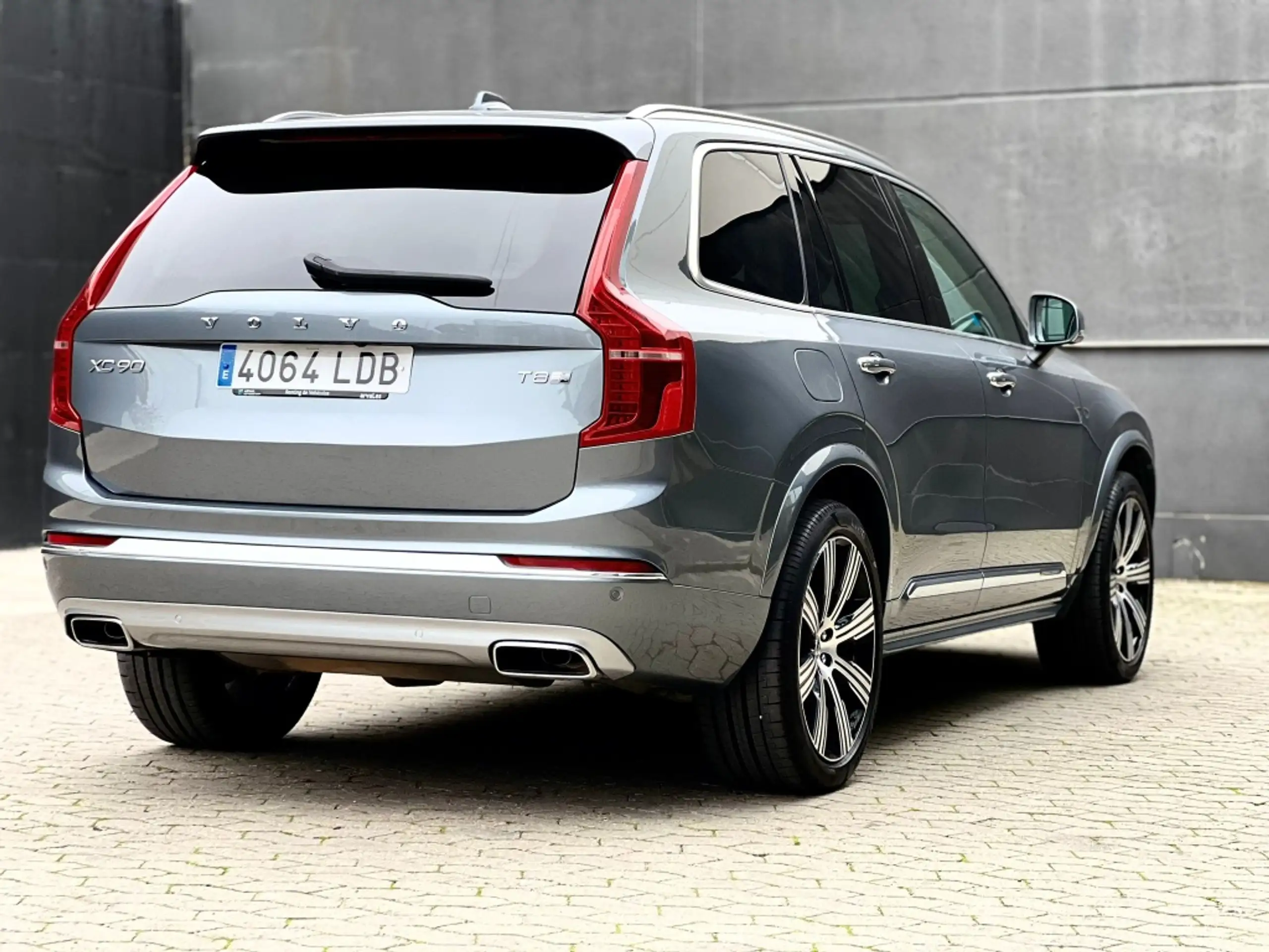 Volvo - XC90