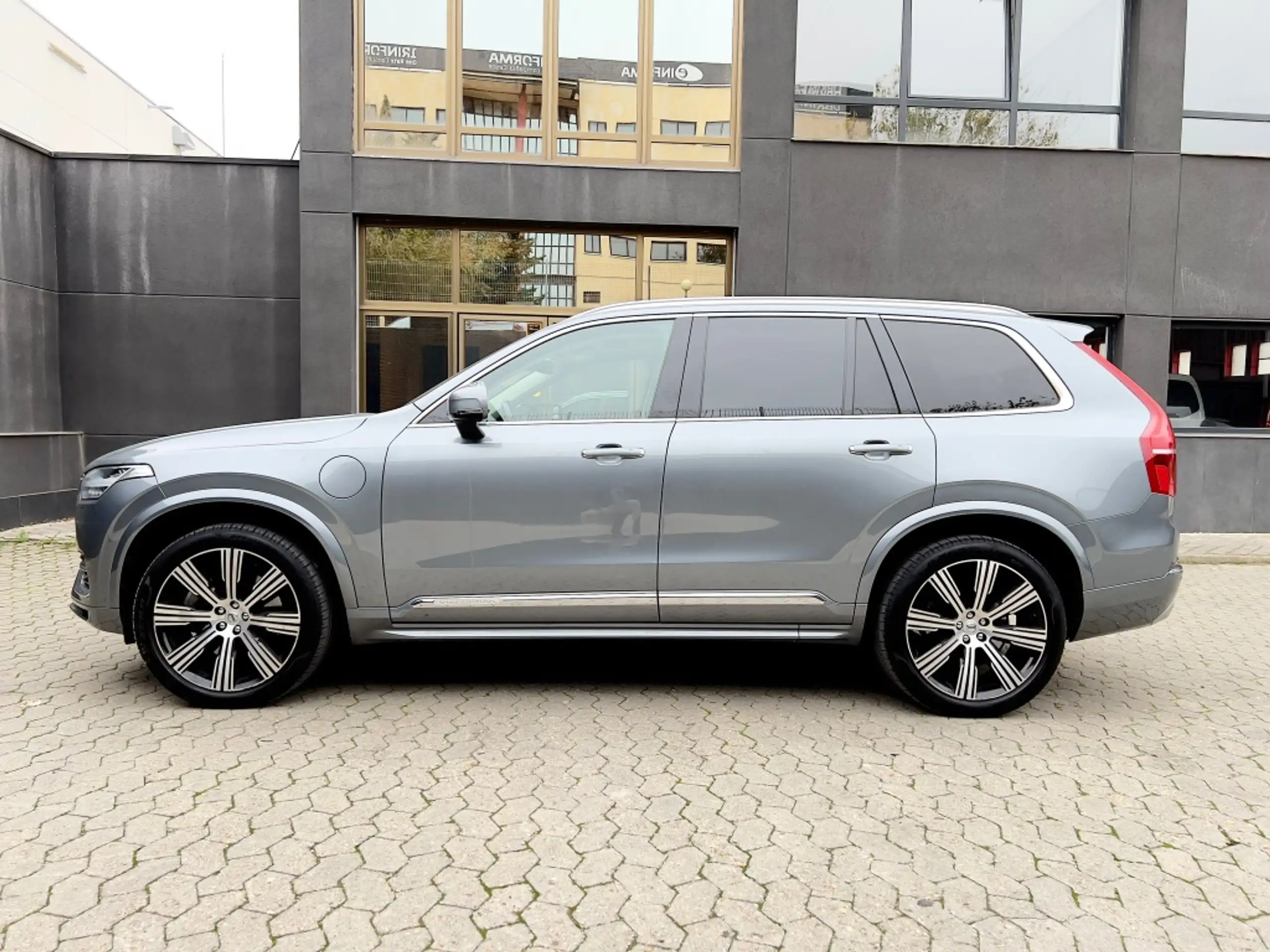 Volvo - XC90