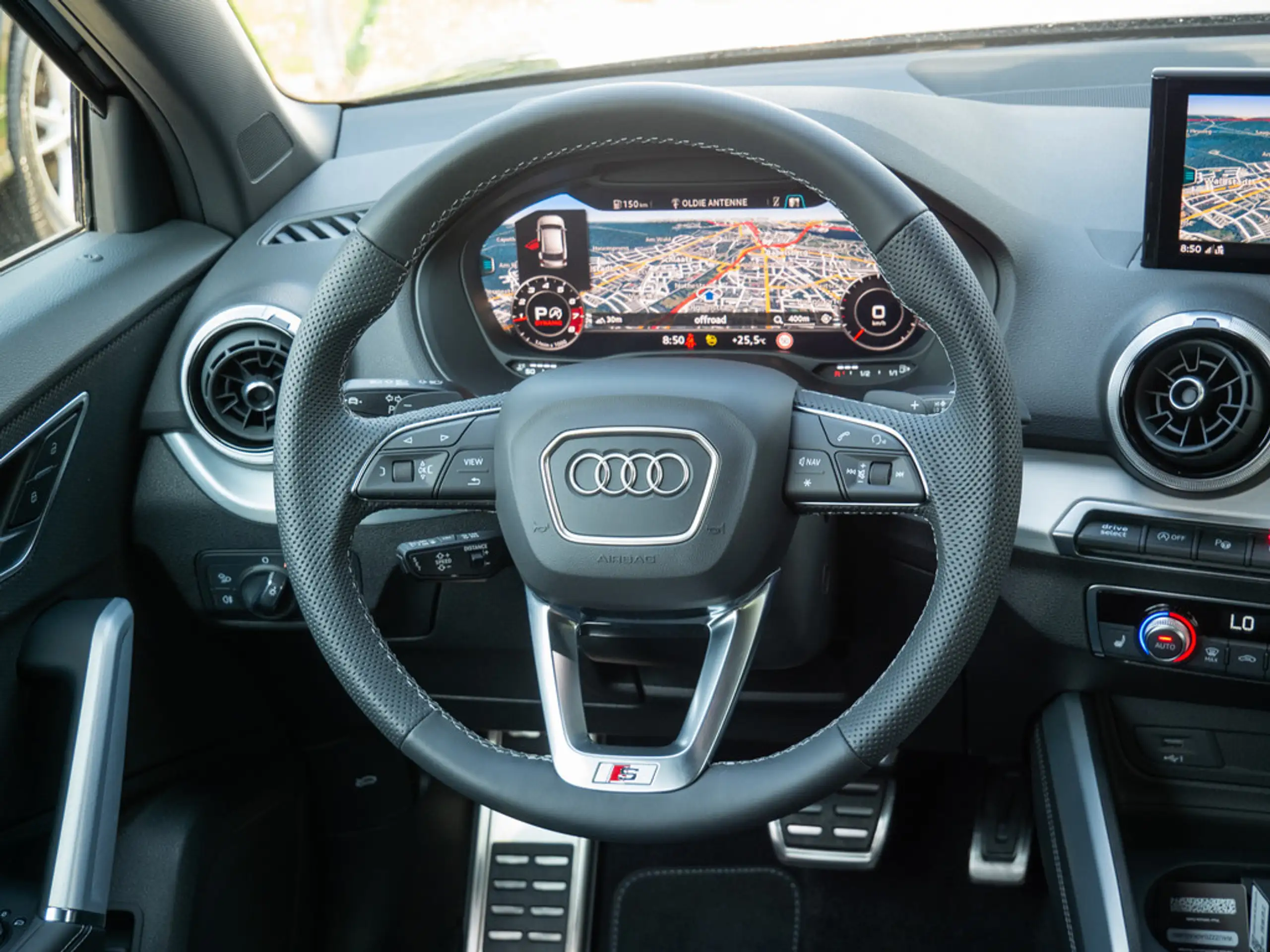 Audi - SQ2