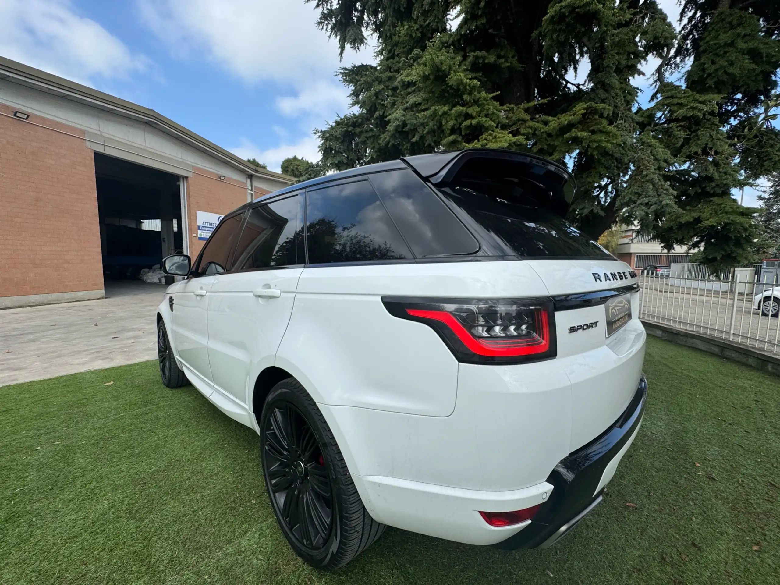 Land Rover - Range Rover Sport