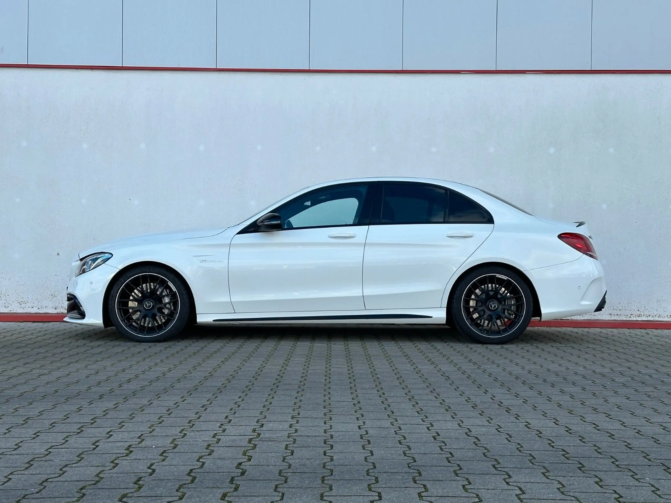 Mercedes-Benz - C 63 AMG