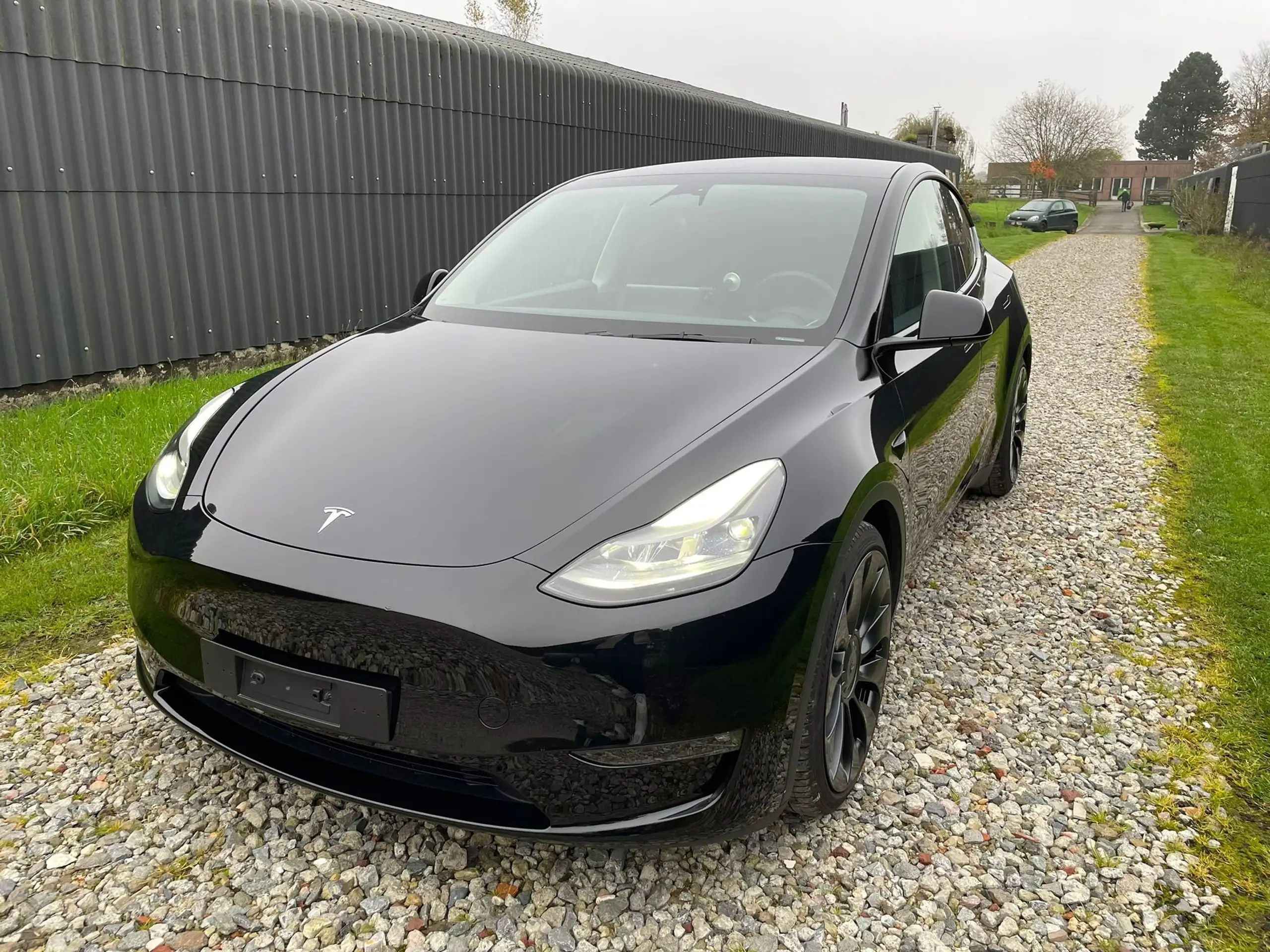 Tesla - Model Y