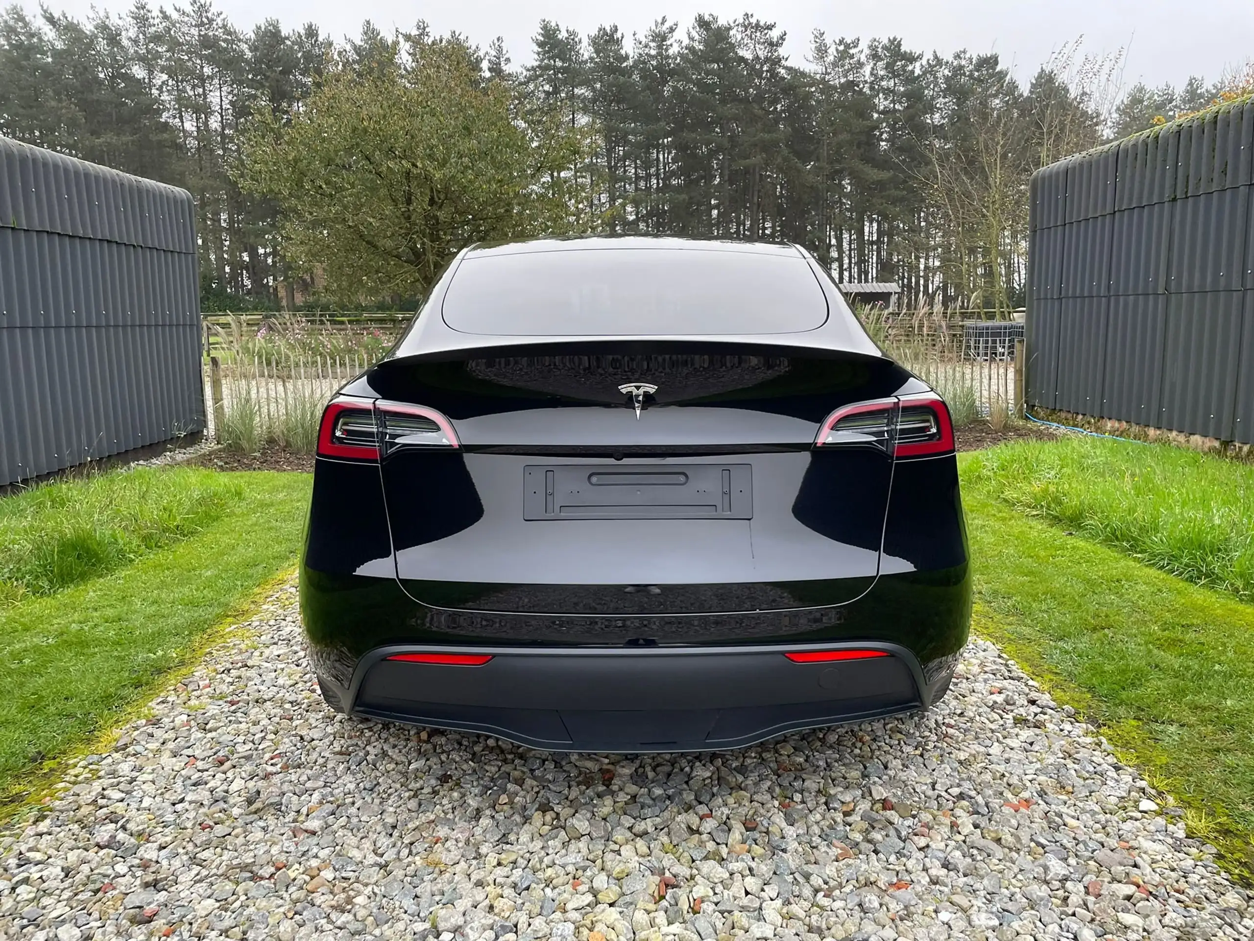 Tesla - Model Y