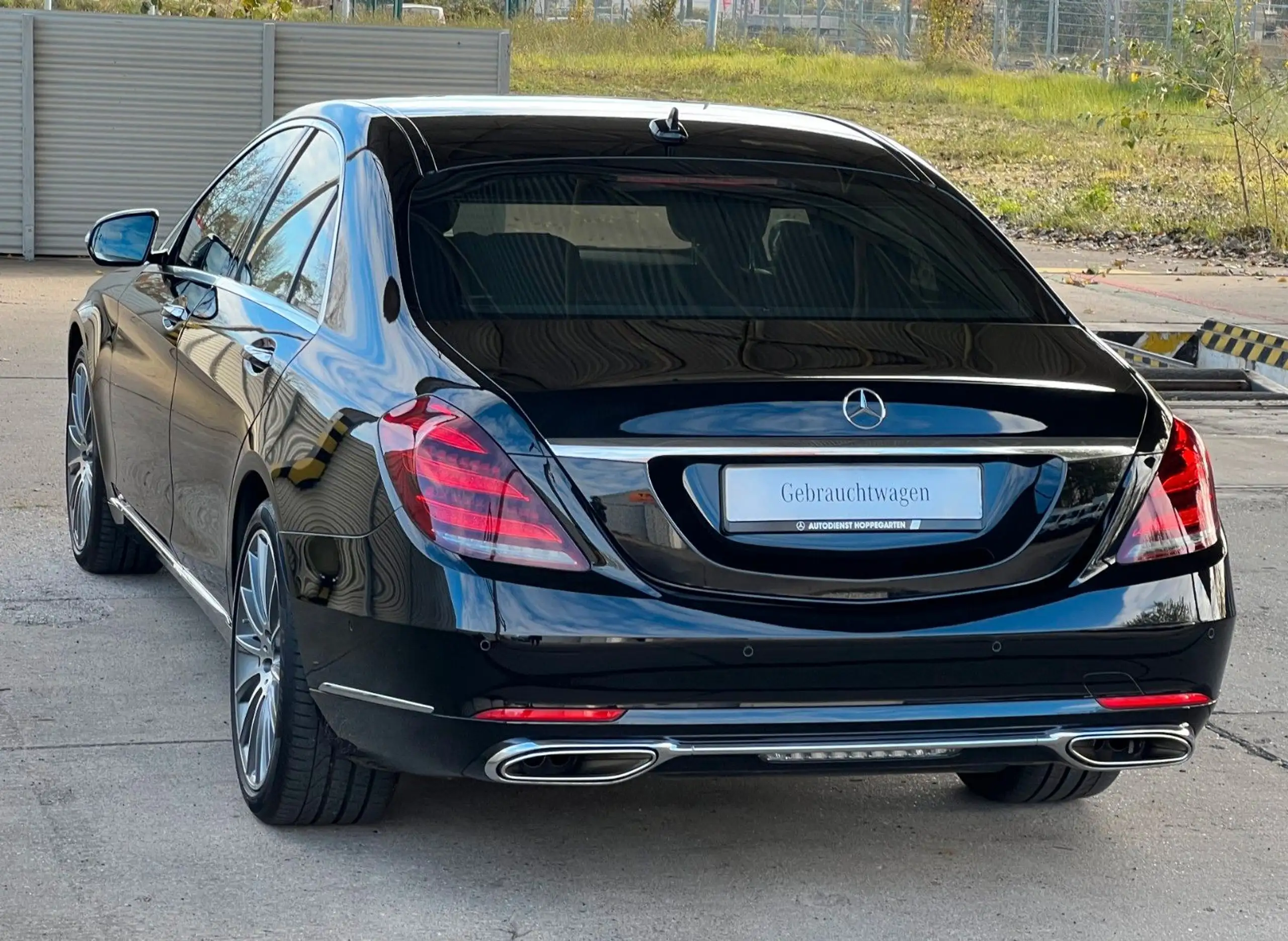 Mercedes-Benz - S 560