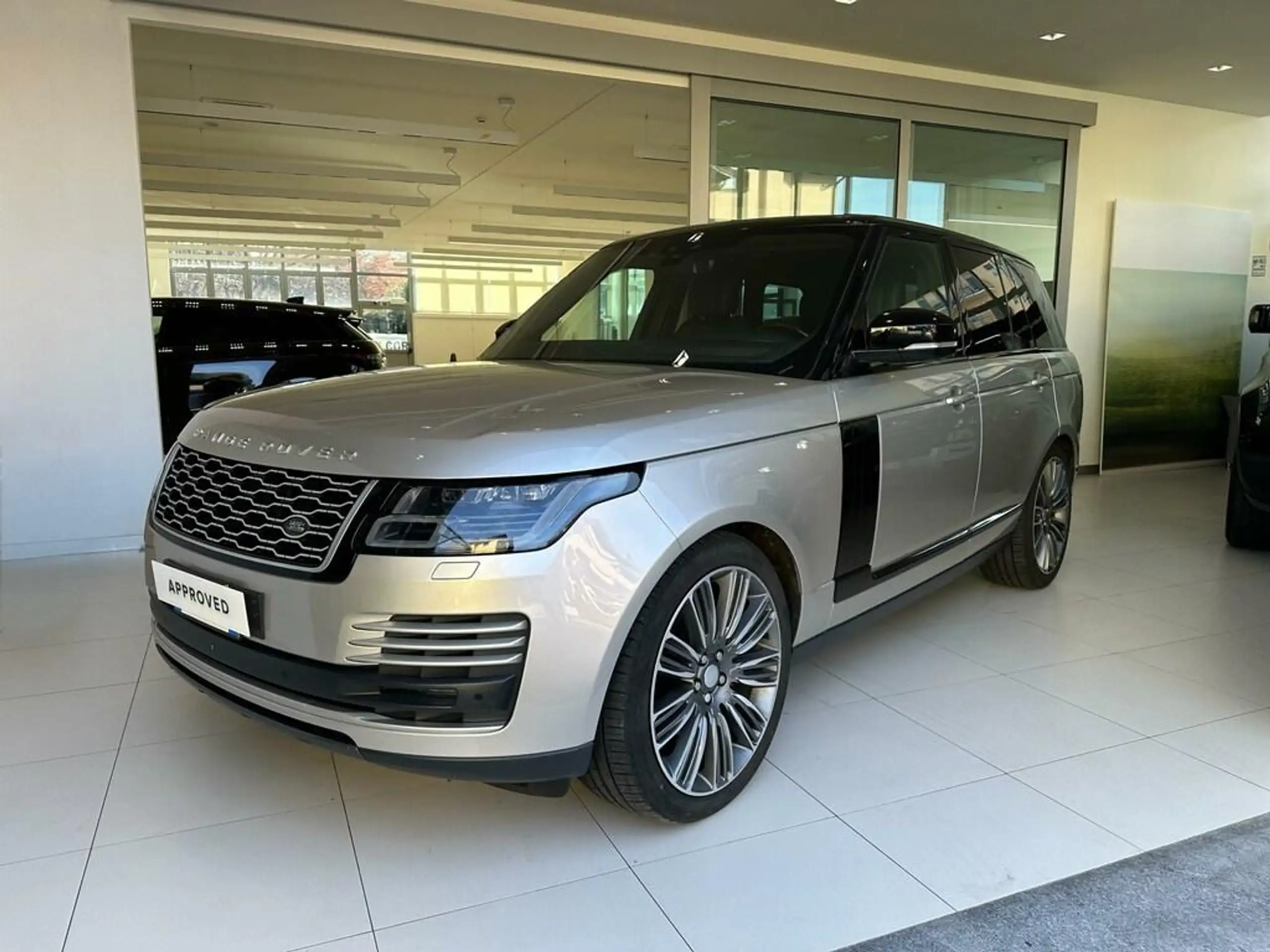 Land Rover - Range Rover