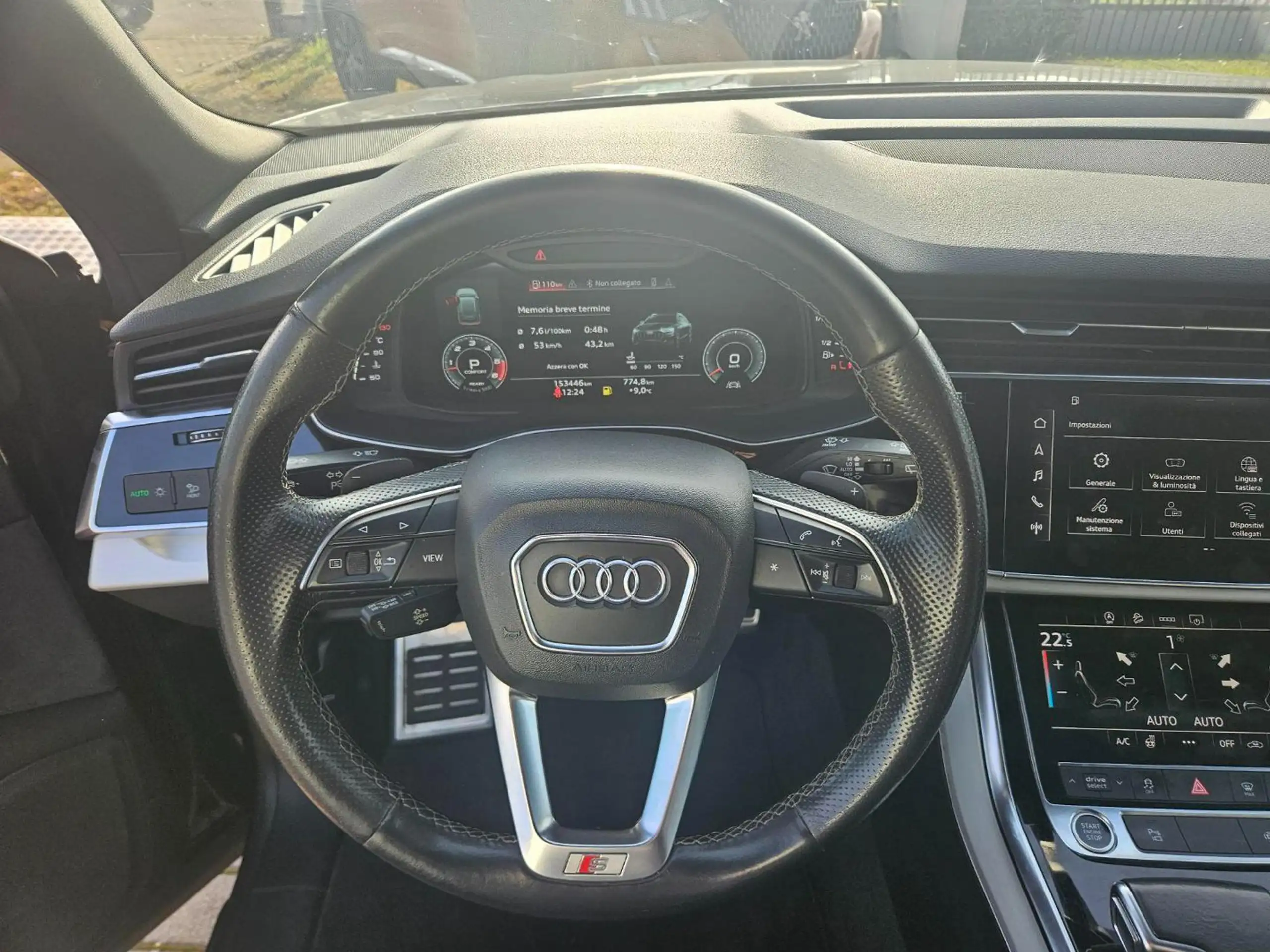 Audi - Q8