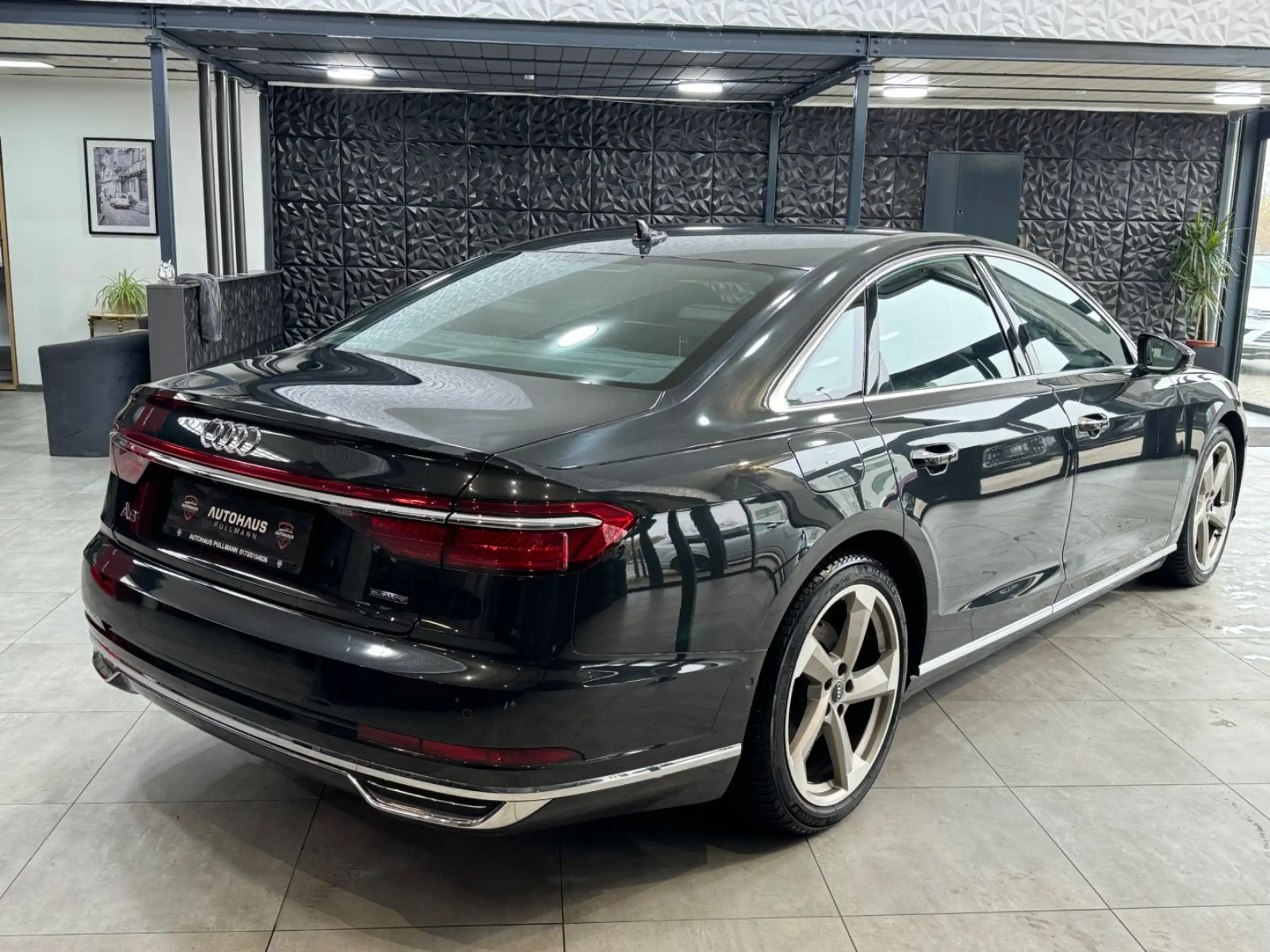 Audi - A8