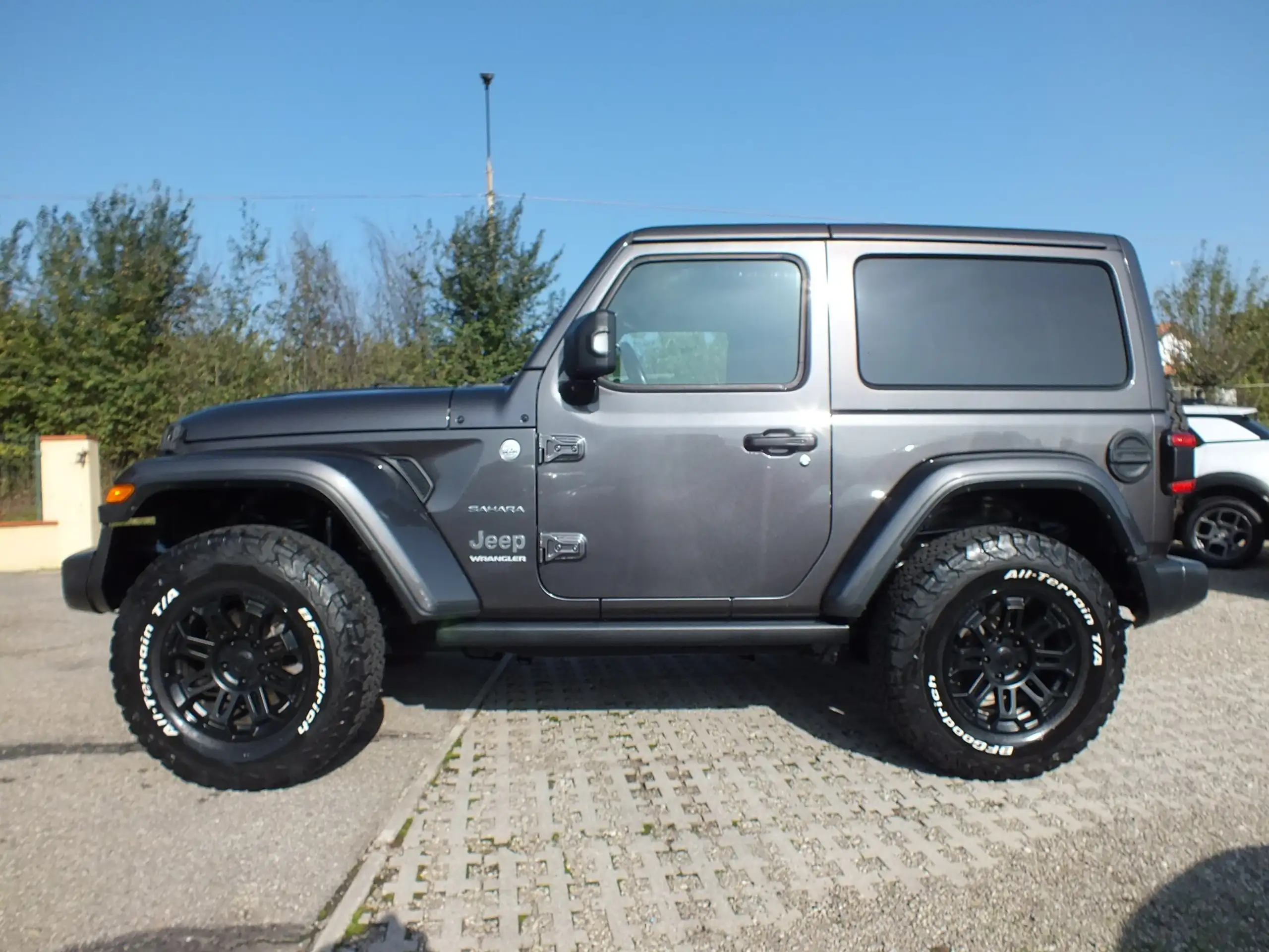 Jeep - Wrangler