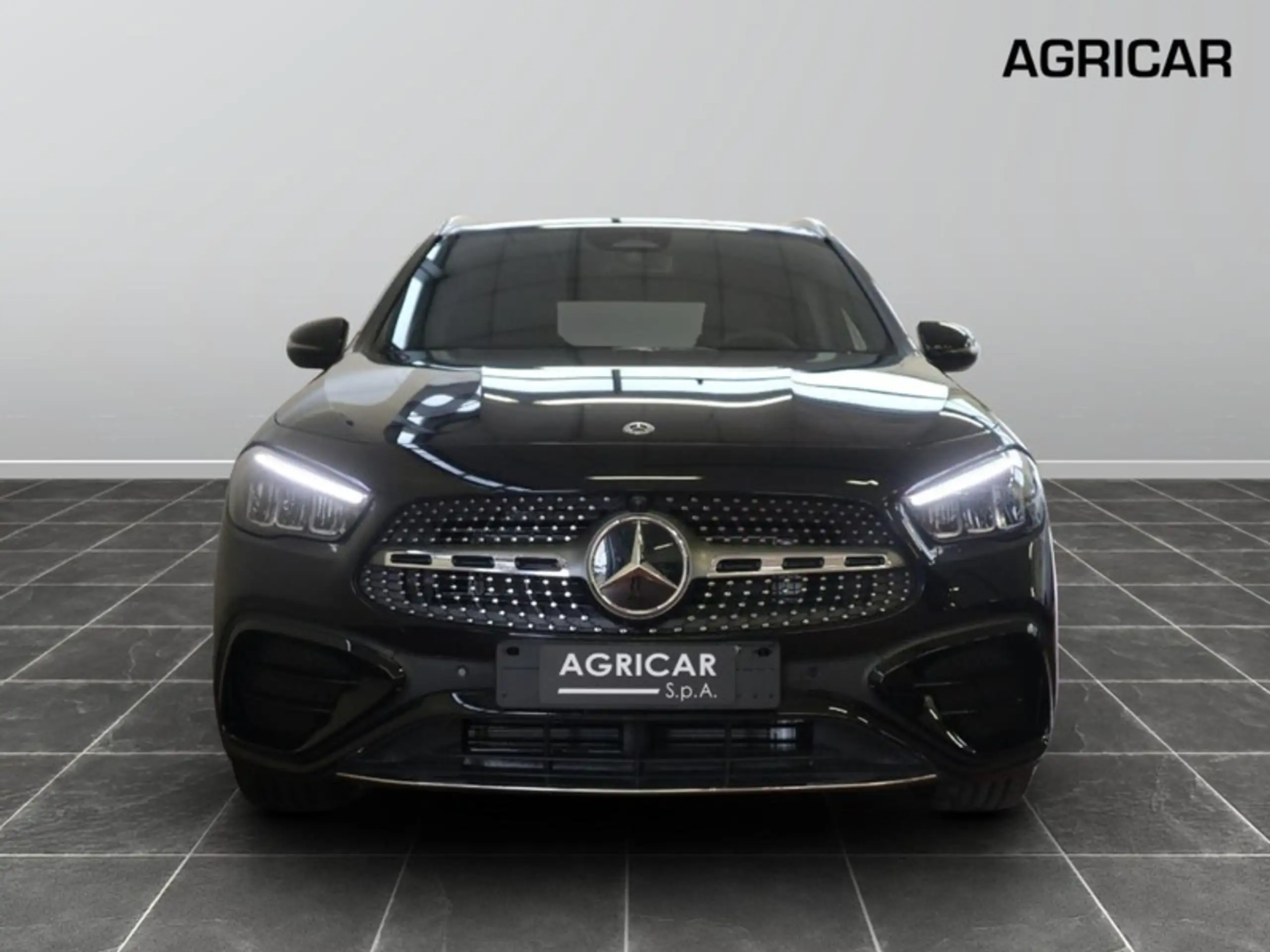 Mercedes-Benz - GLA 180