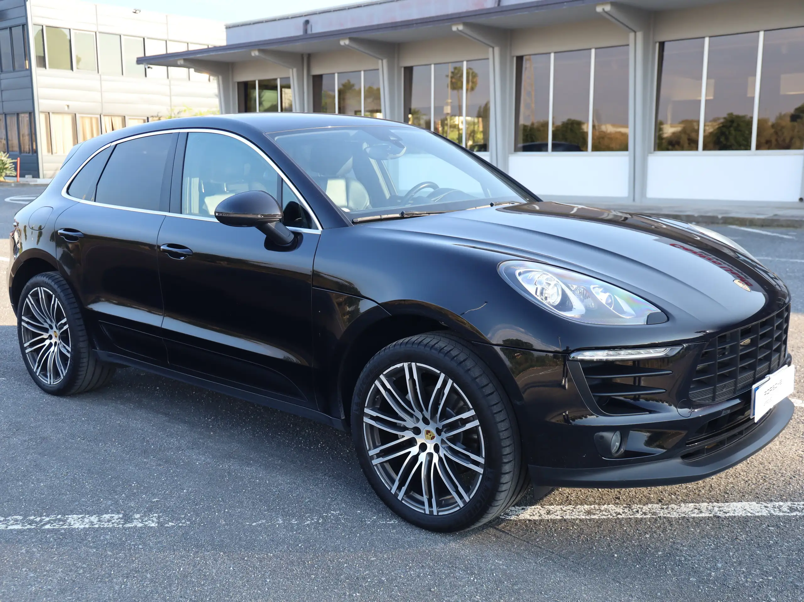 Porsche - Macan