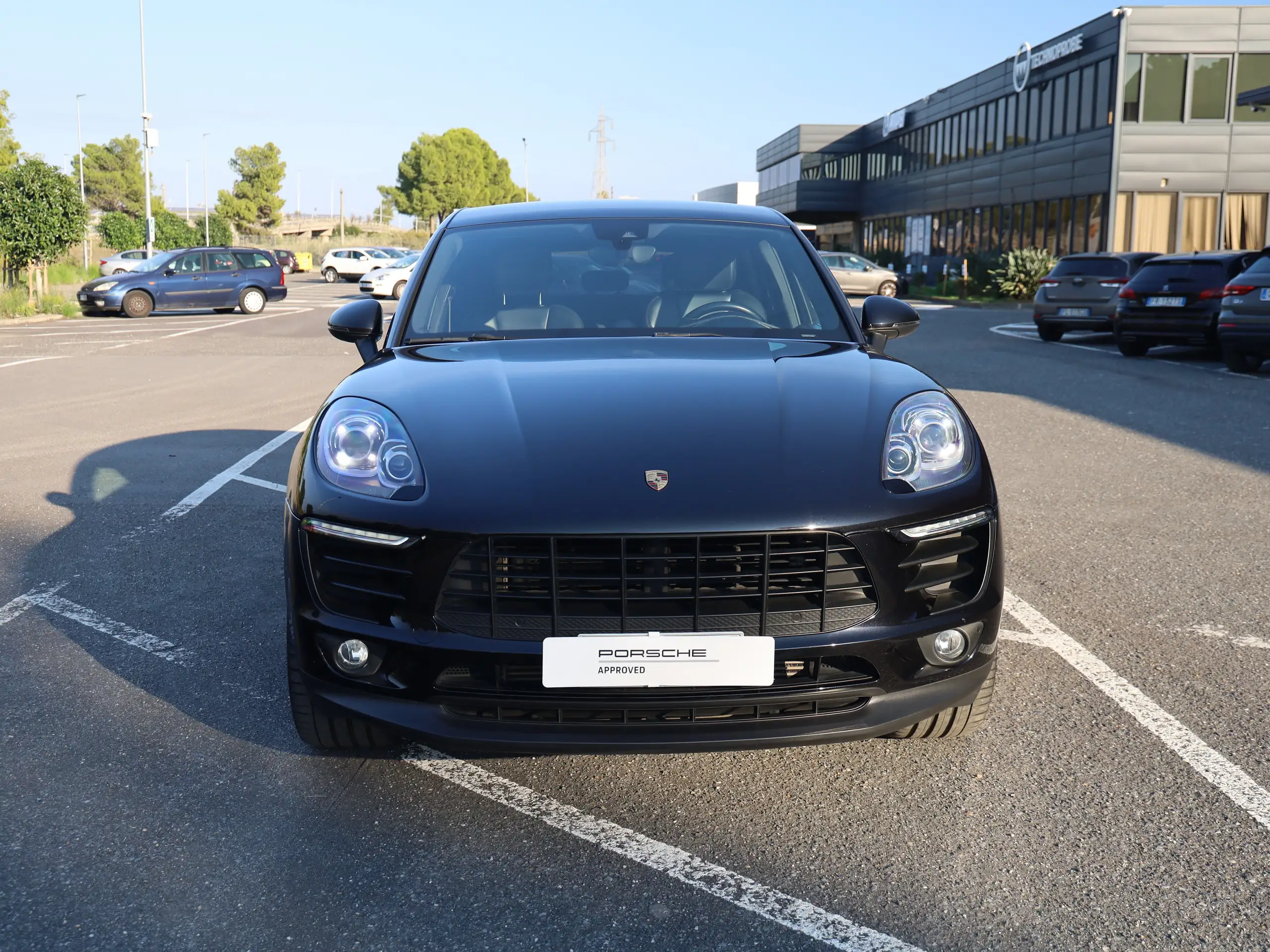 Porsche - Macan