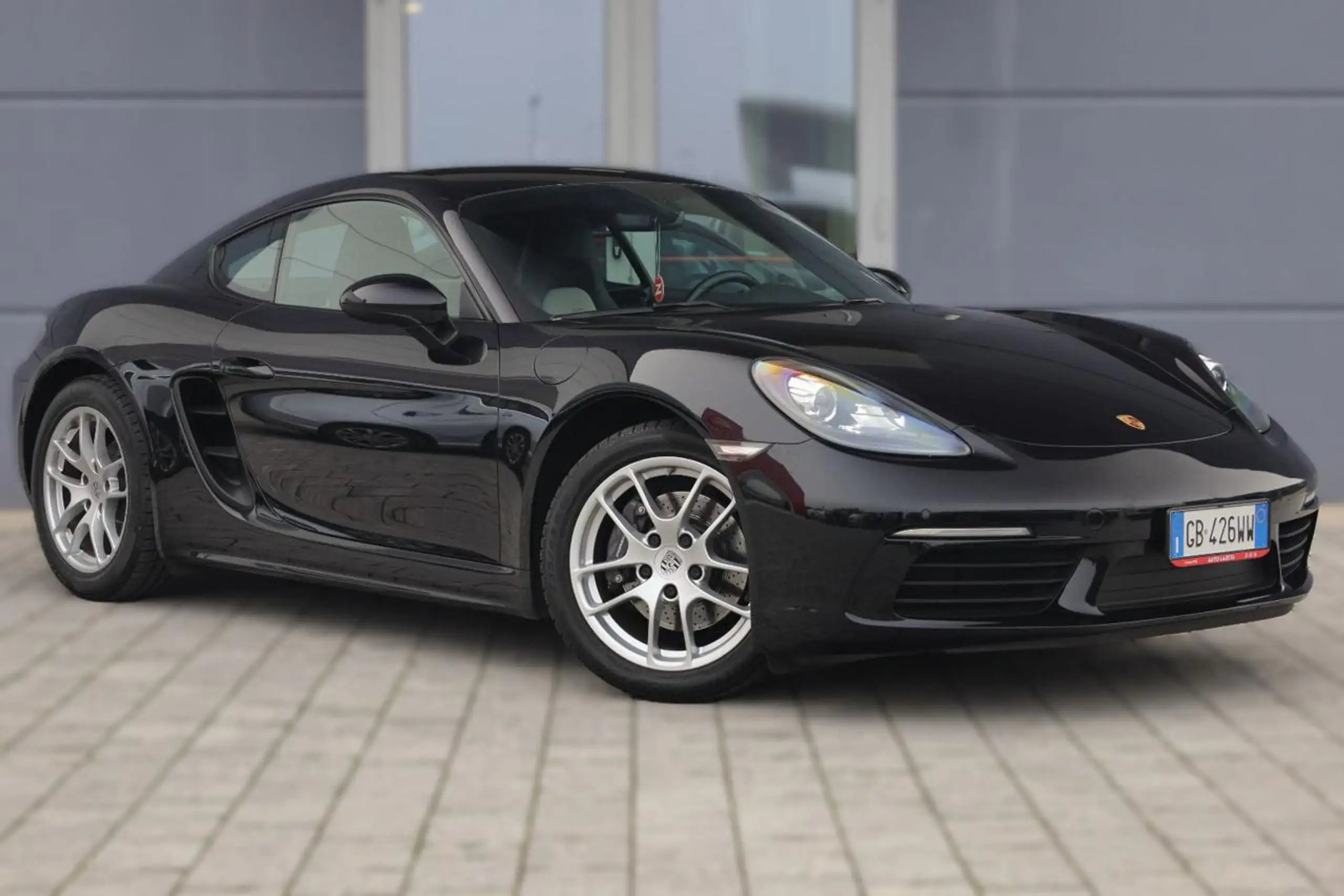 Porsche - Cayman