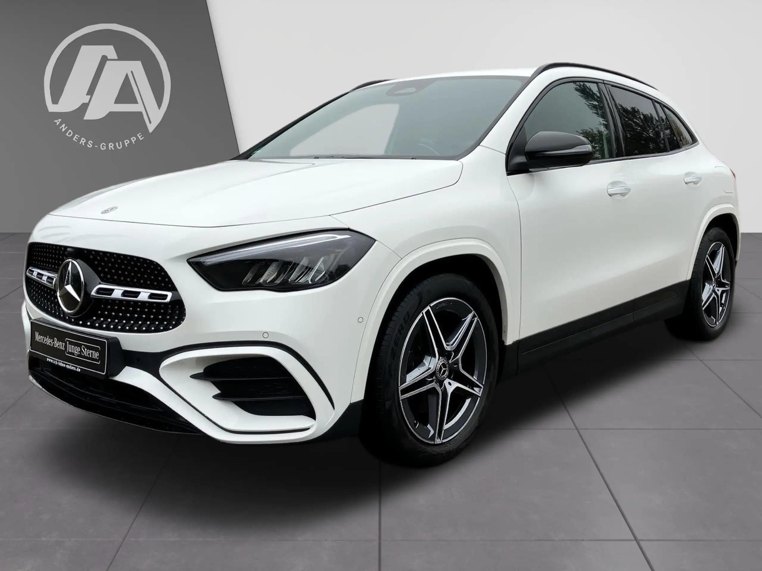 Mercedes-Benz - GLA 220