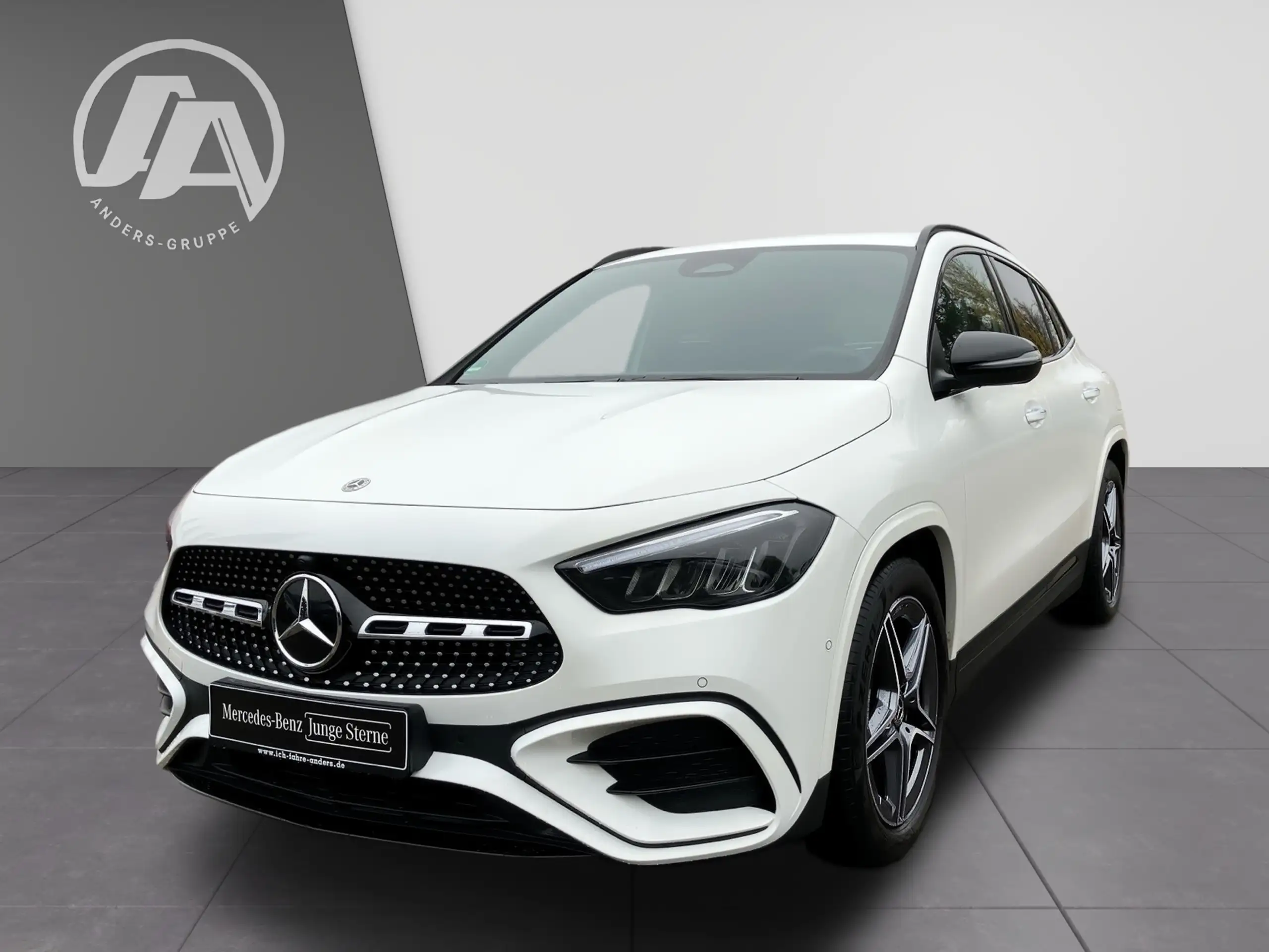 Mercedes-Benz - GLA 220