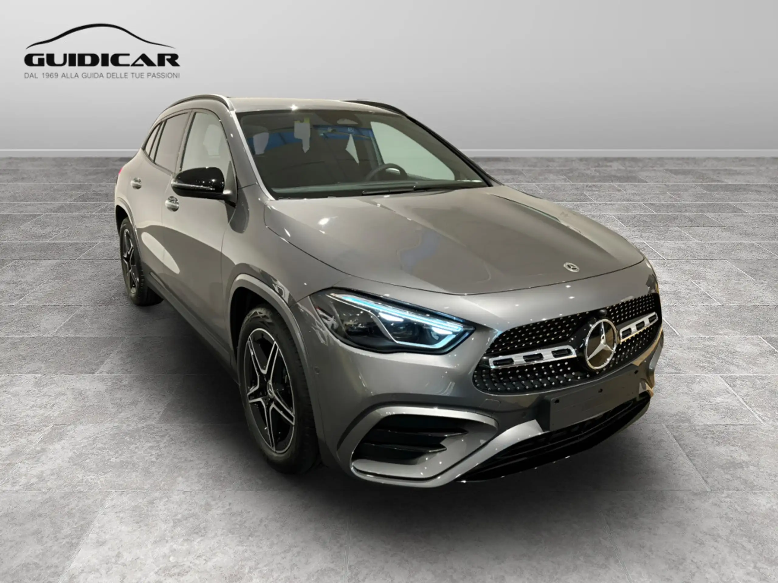 Mercedes-Benz - GLA 200