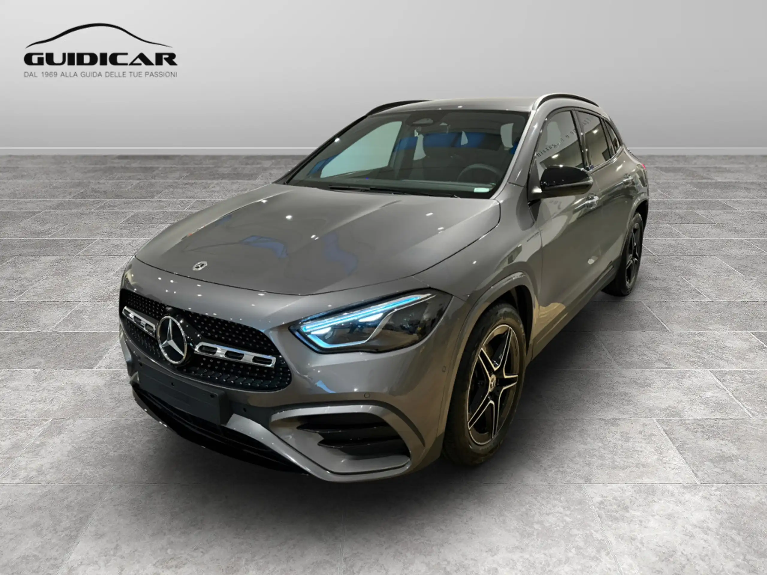 Mercedes-Benz - GLA 200