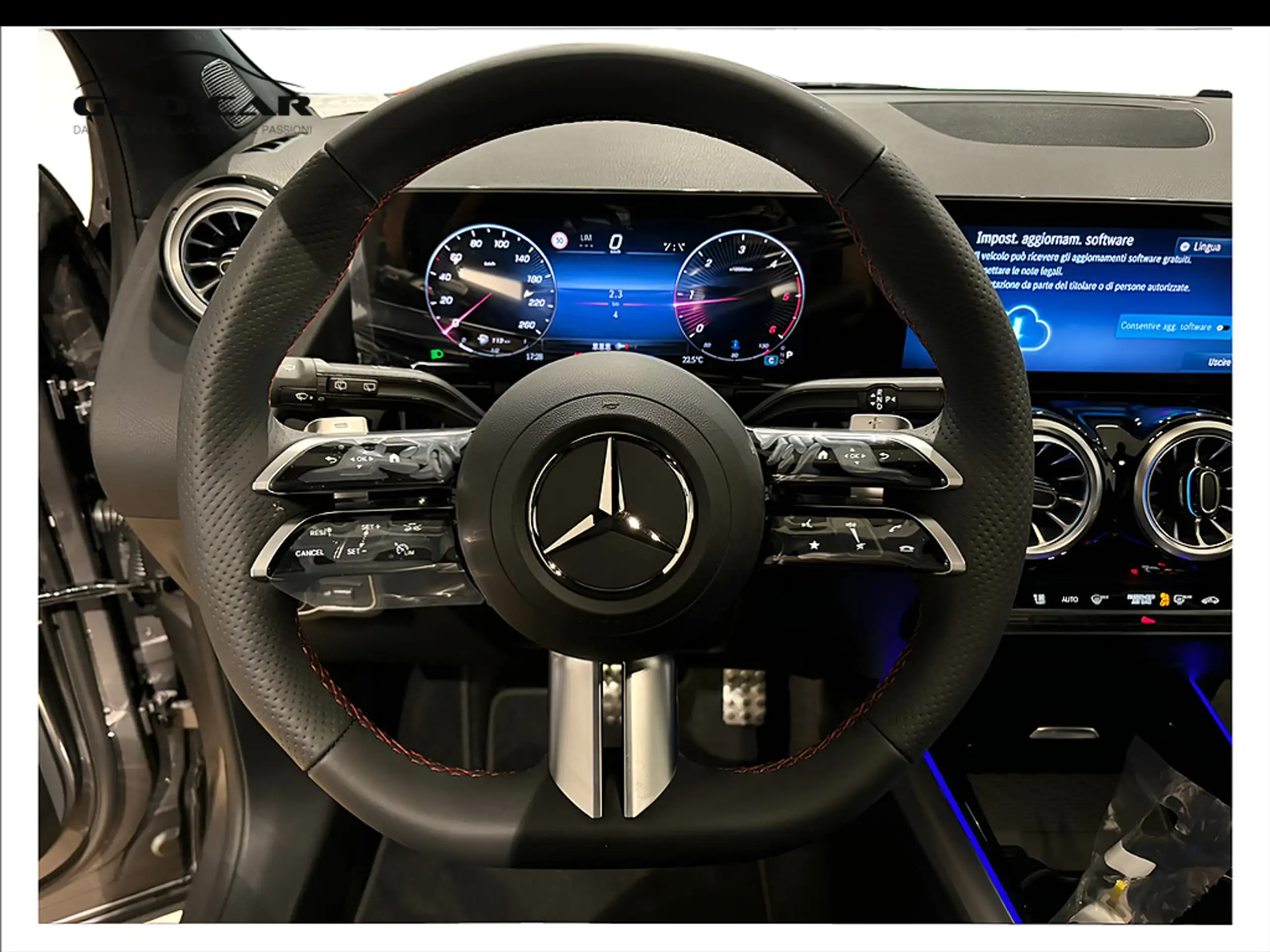 Mercedes-Benz - GLA 200