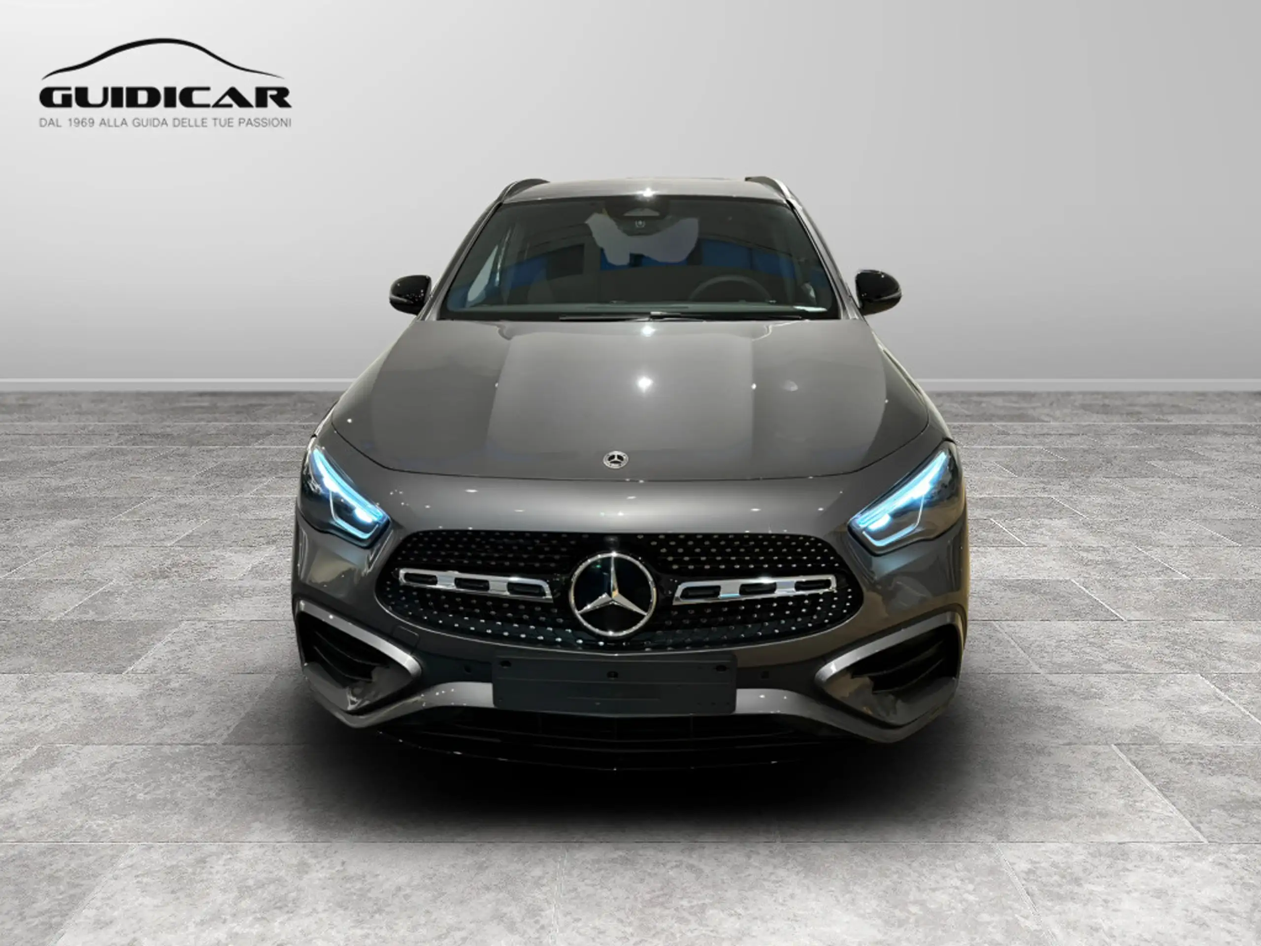 Mercedes-Benz - GLA 200