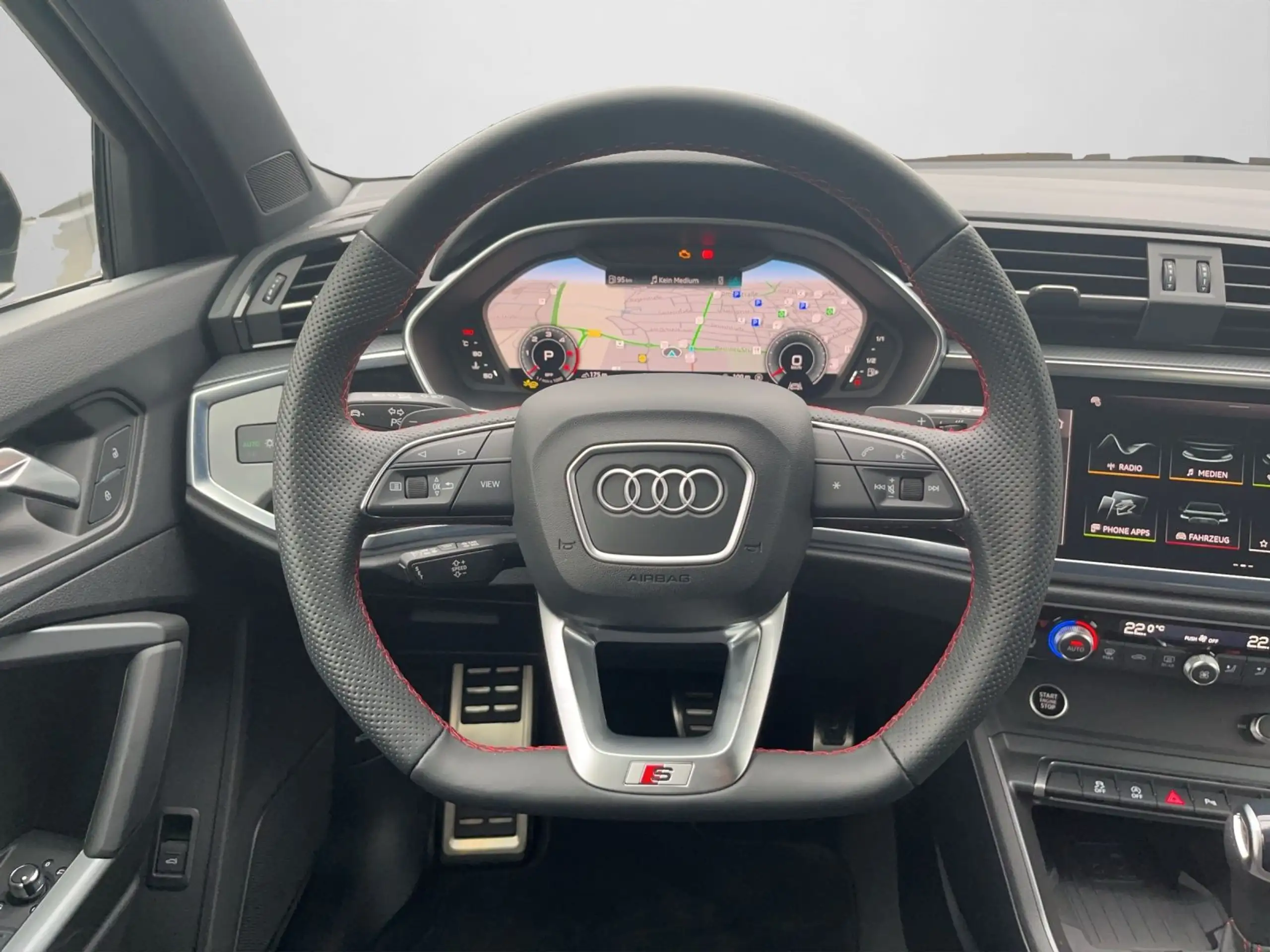 Audi - Q3