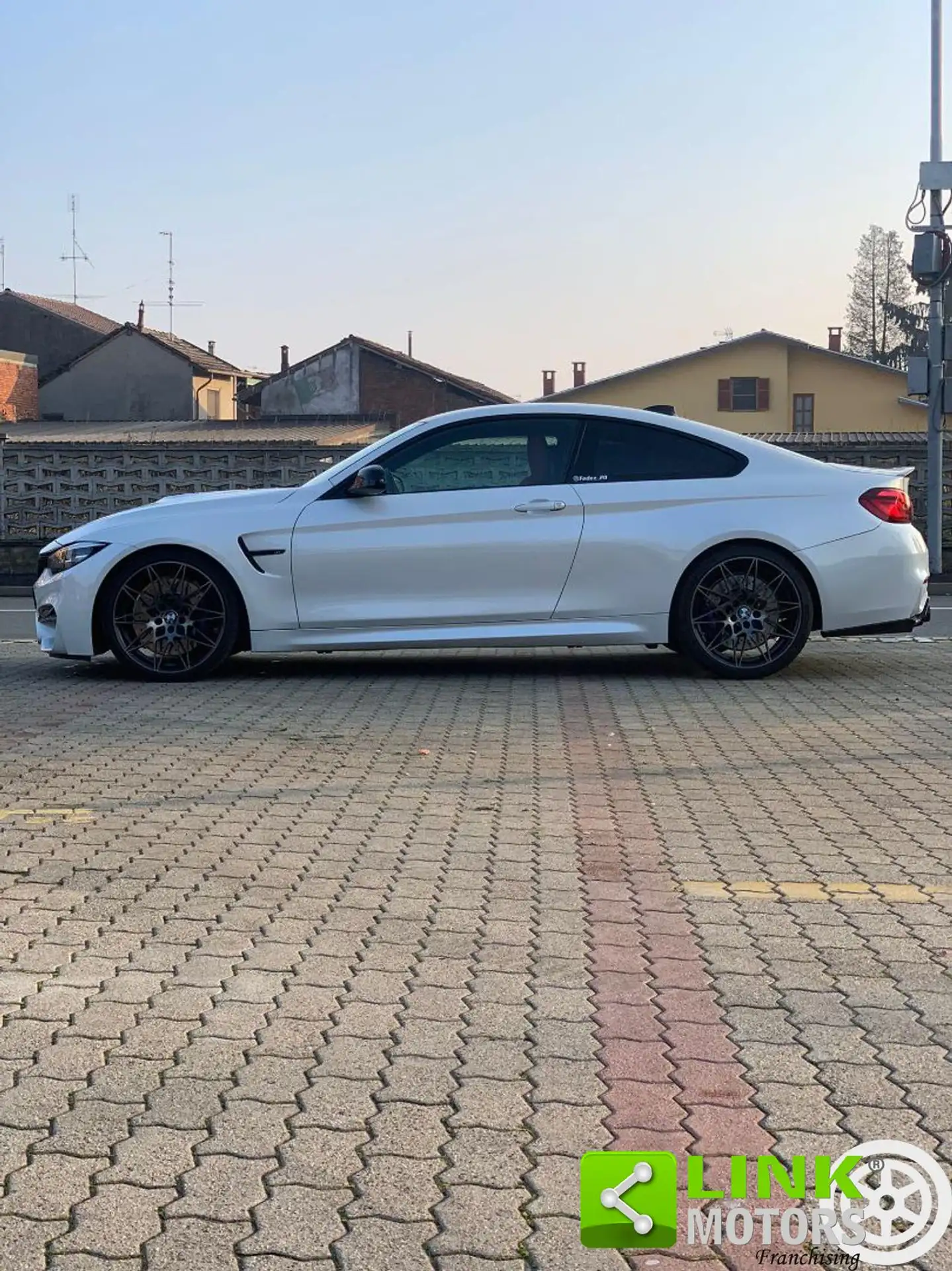 BMW - M4