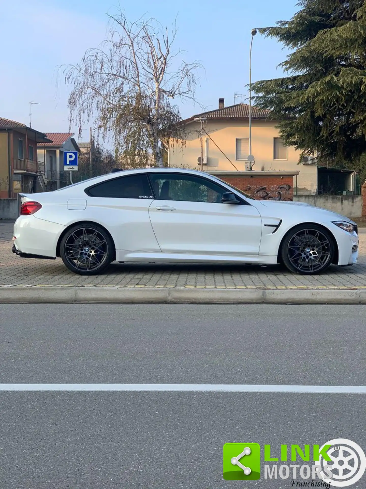 BMW - M4