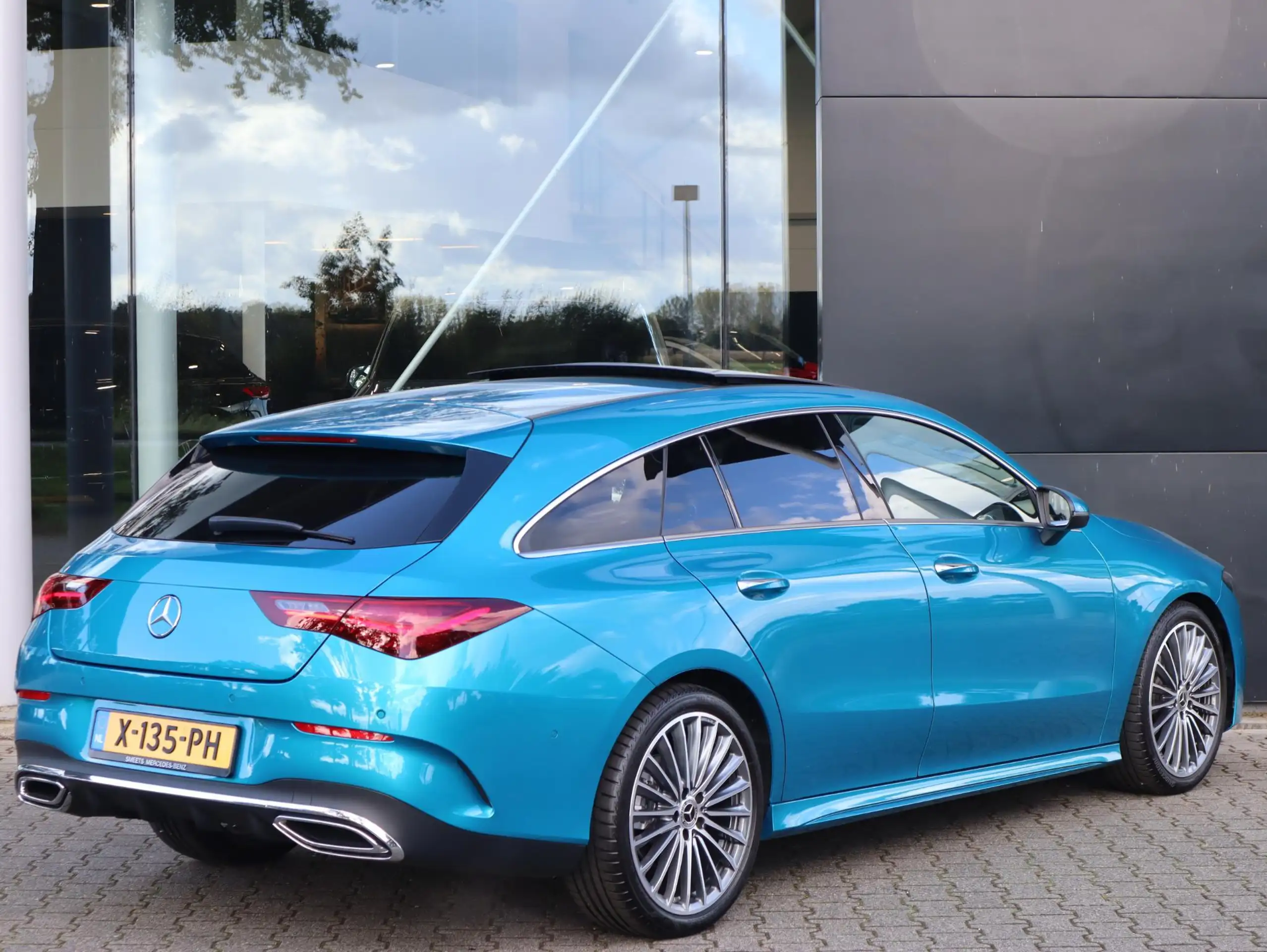 Mercedes-Benz - CLA 200