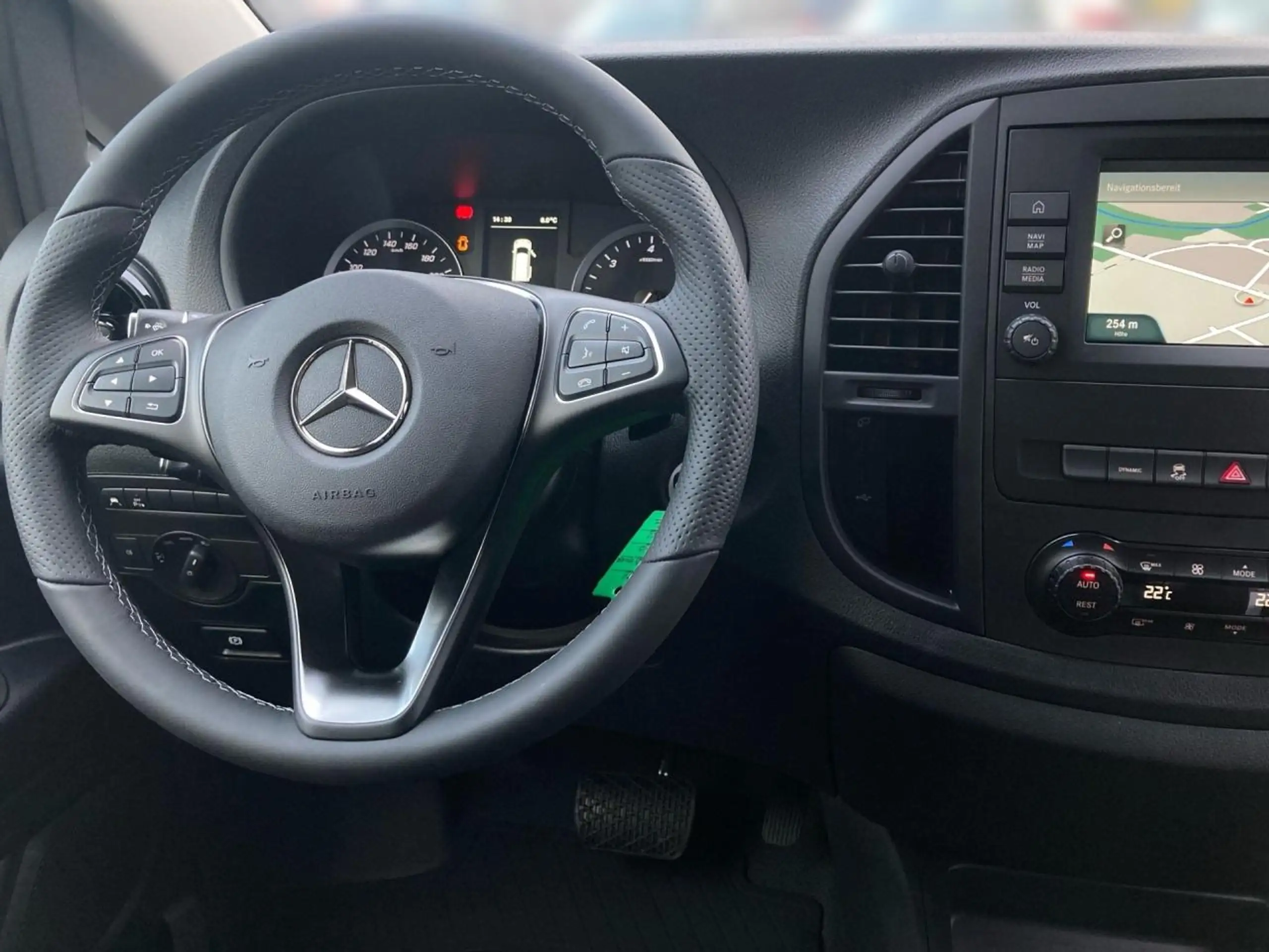 Mercedes-Benz - Vito