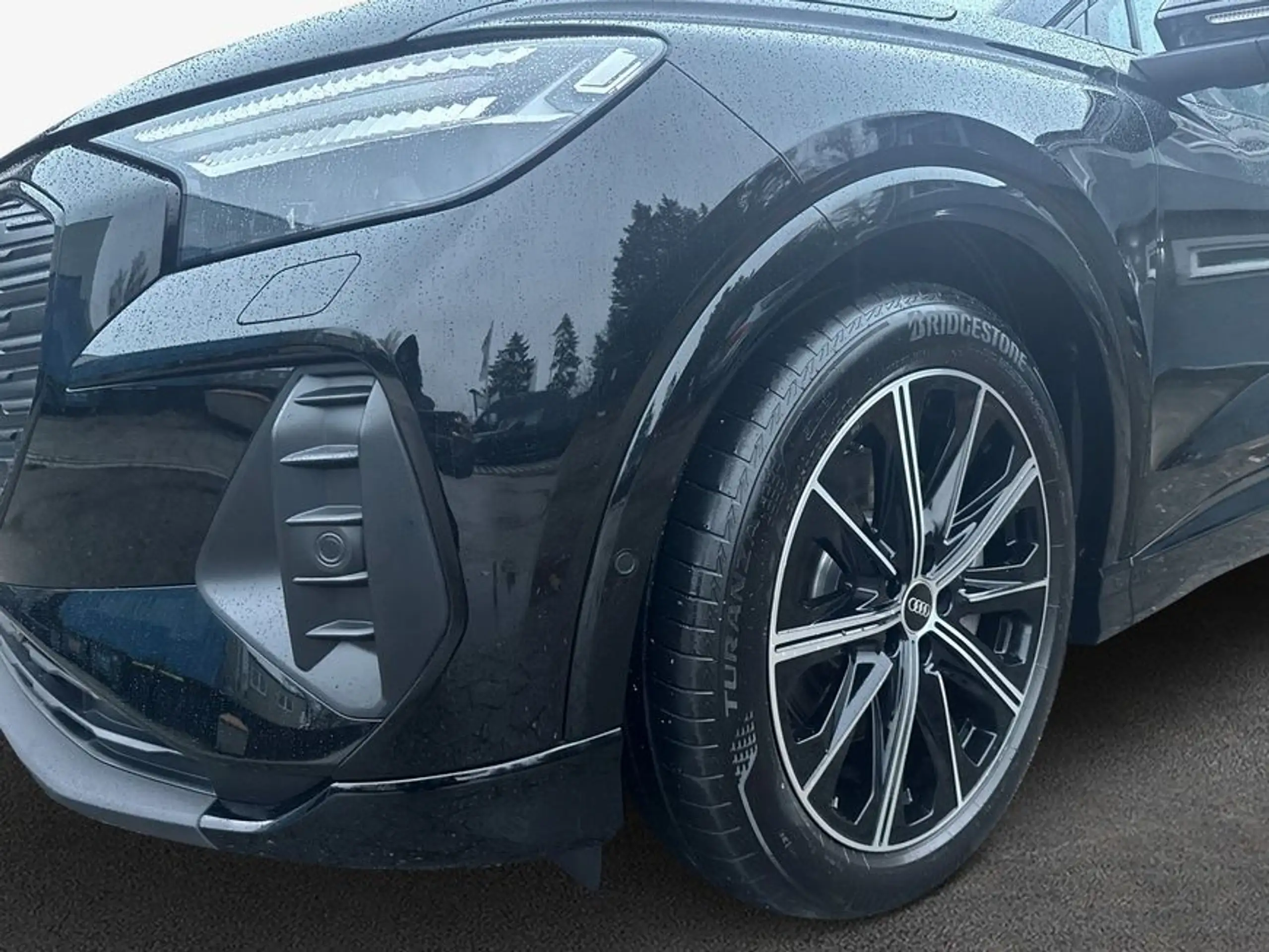 Audi - Q4 e-tron