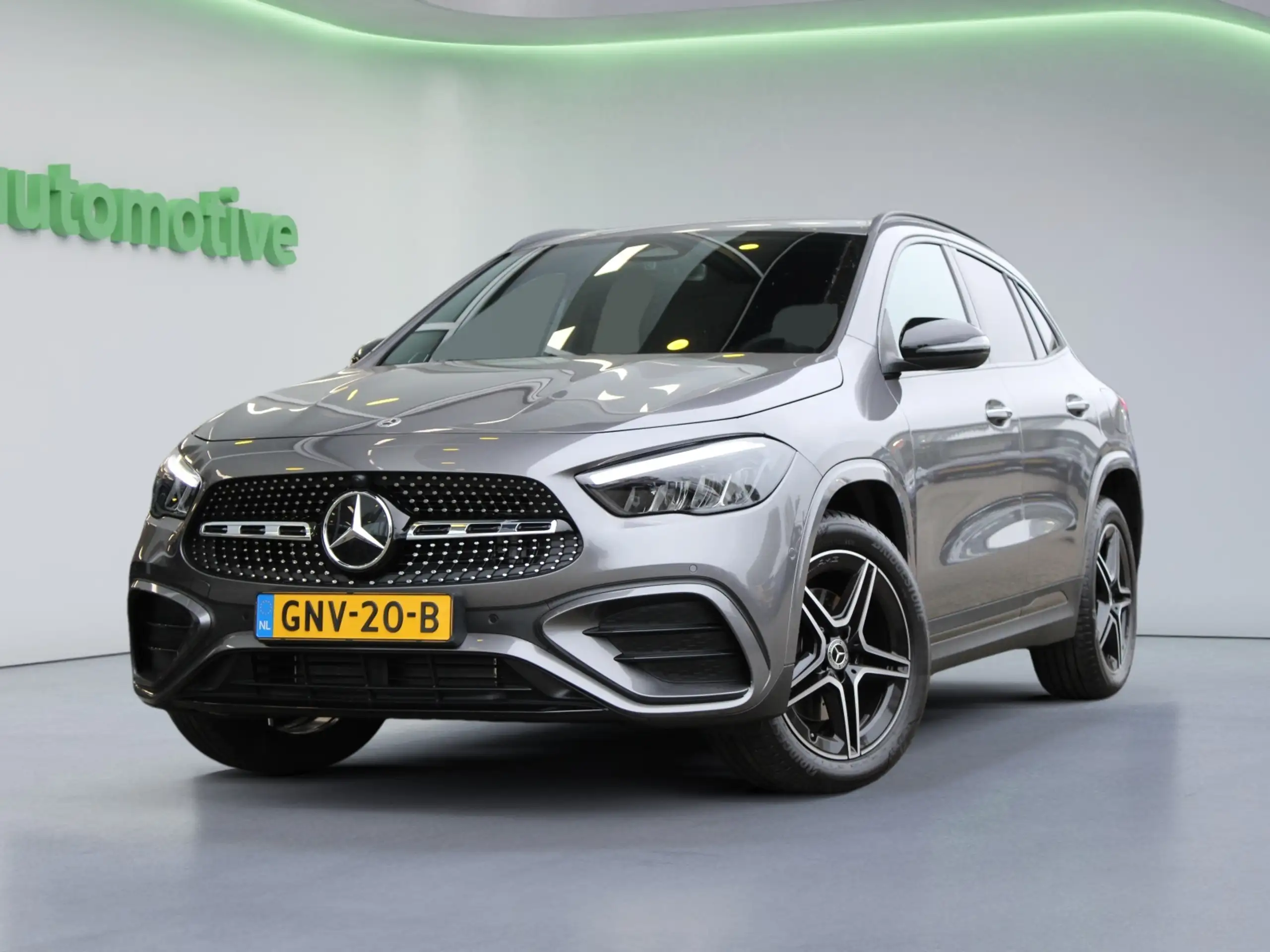 Mercedes-Benz - GLA 250