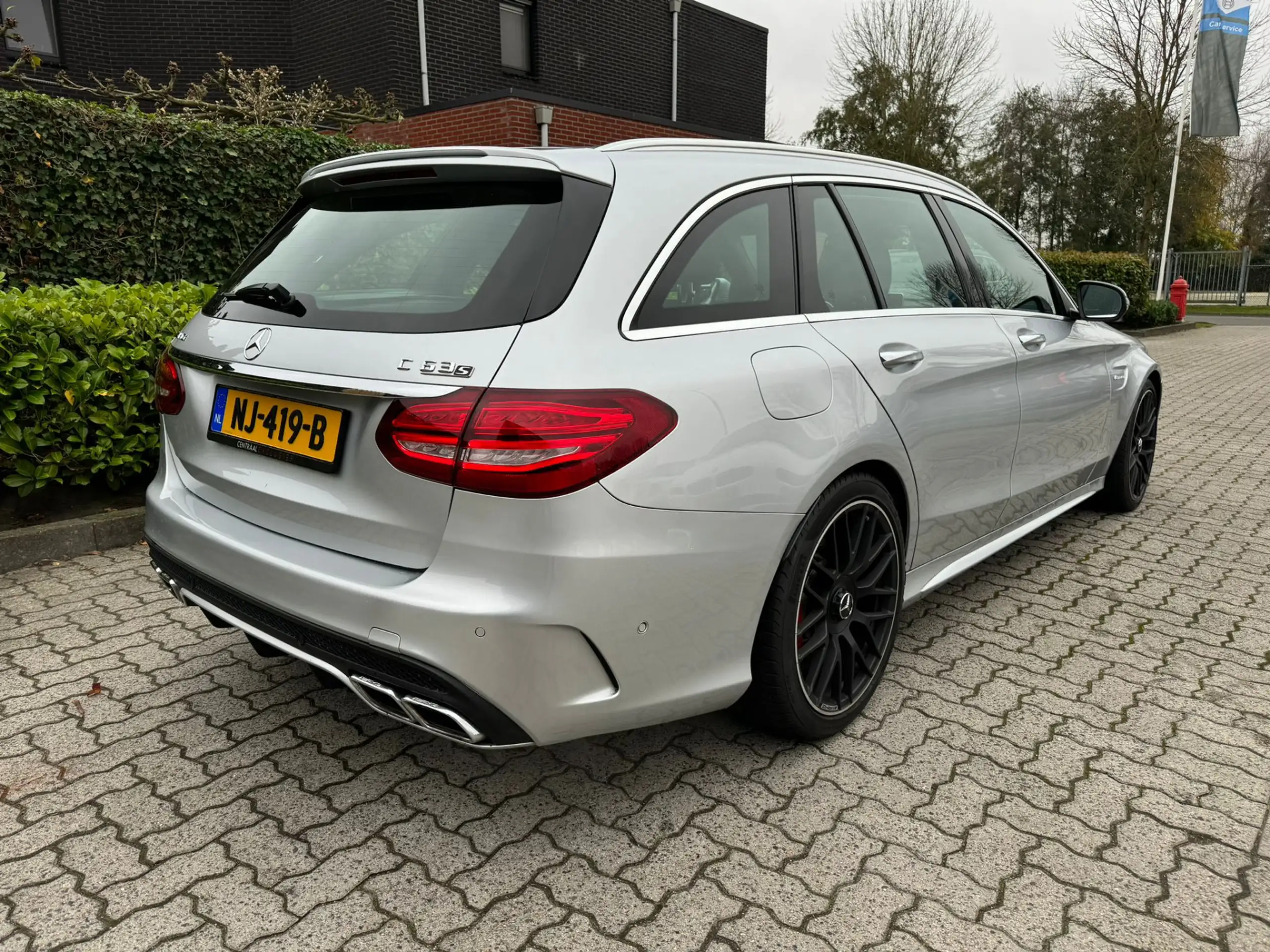 Mercedes-Benz - C 63 AMG