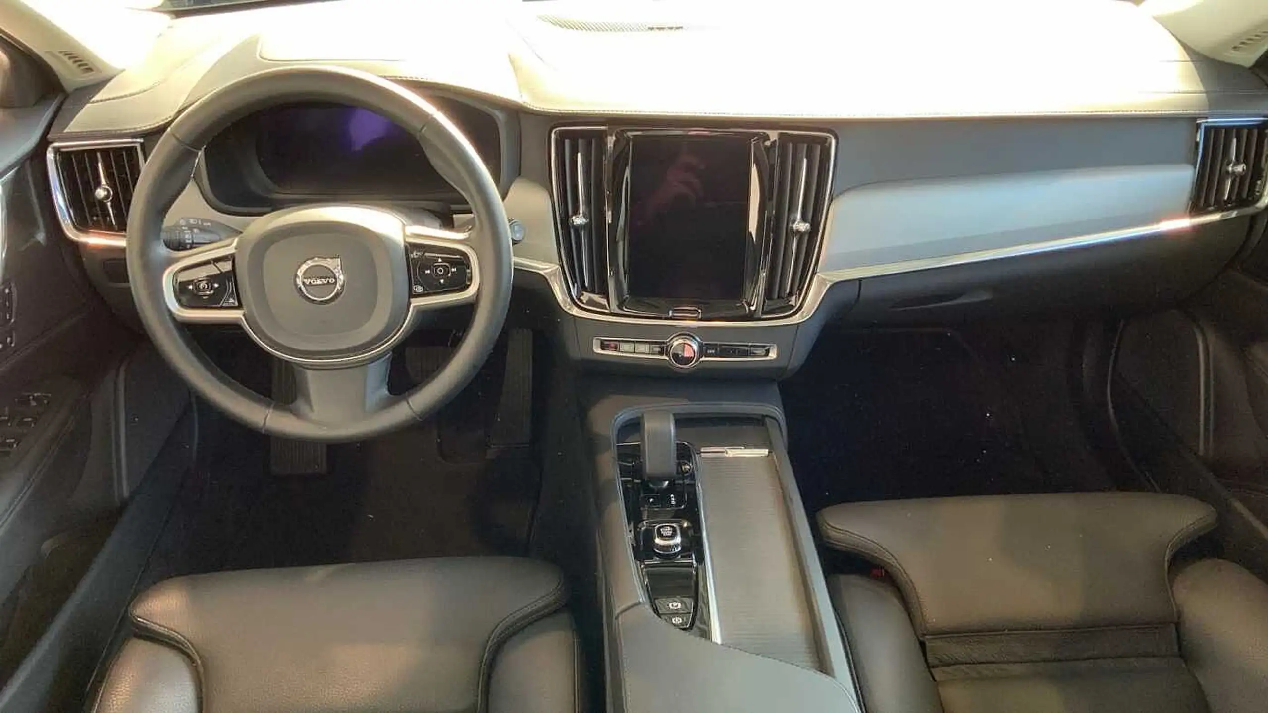 Volvo - V90