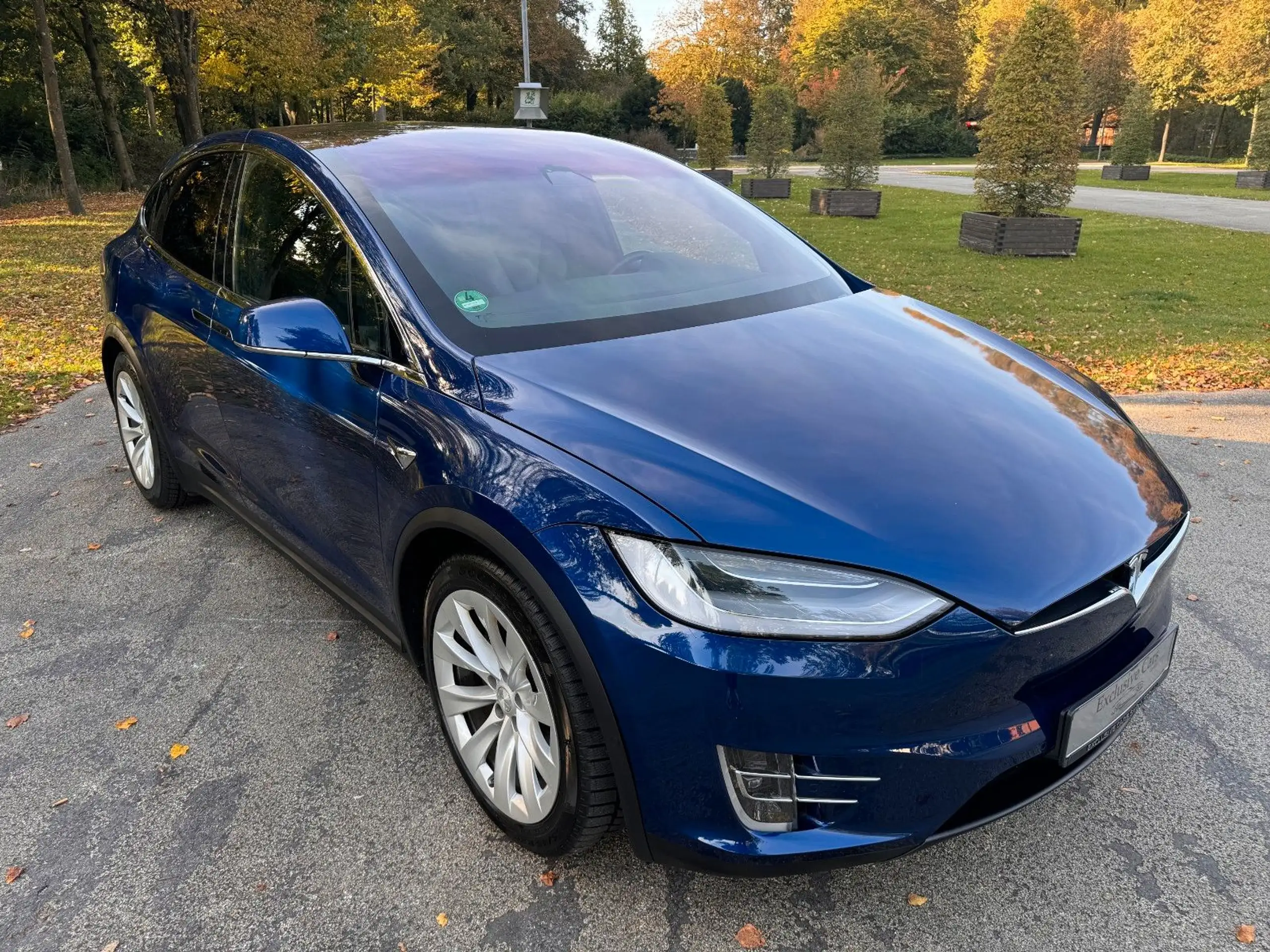 Tesla - Model X