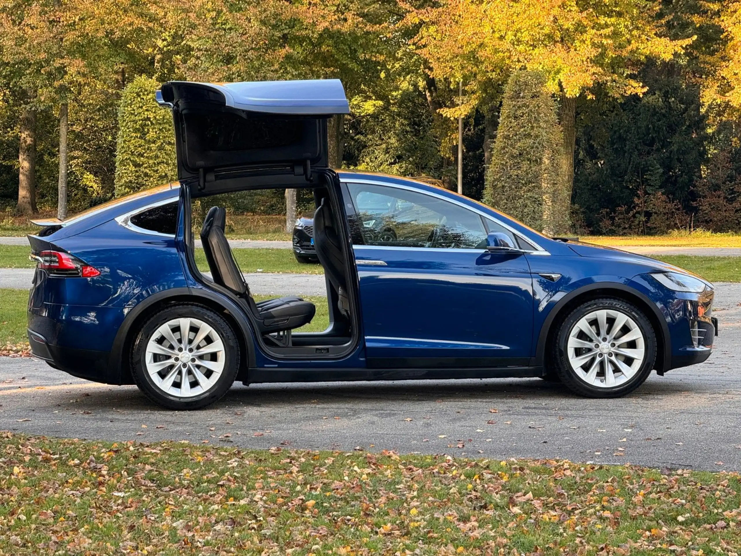 Tesla - Model X