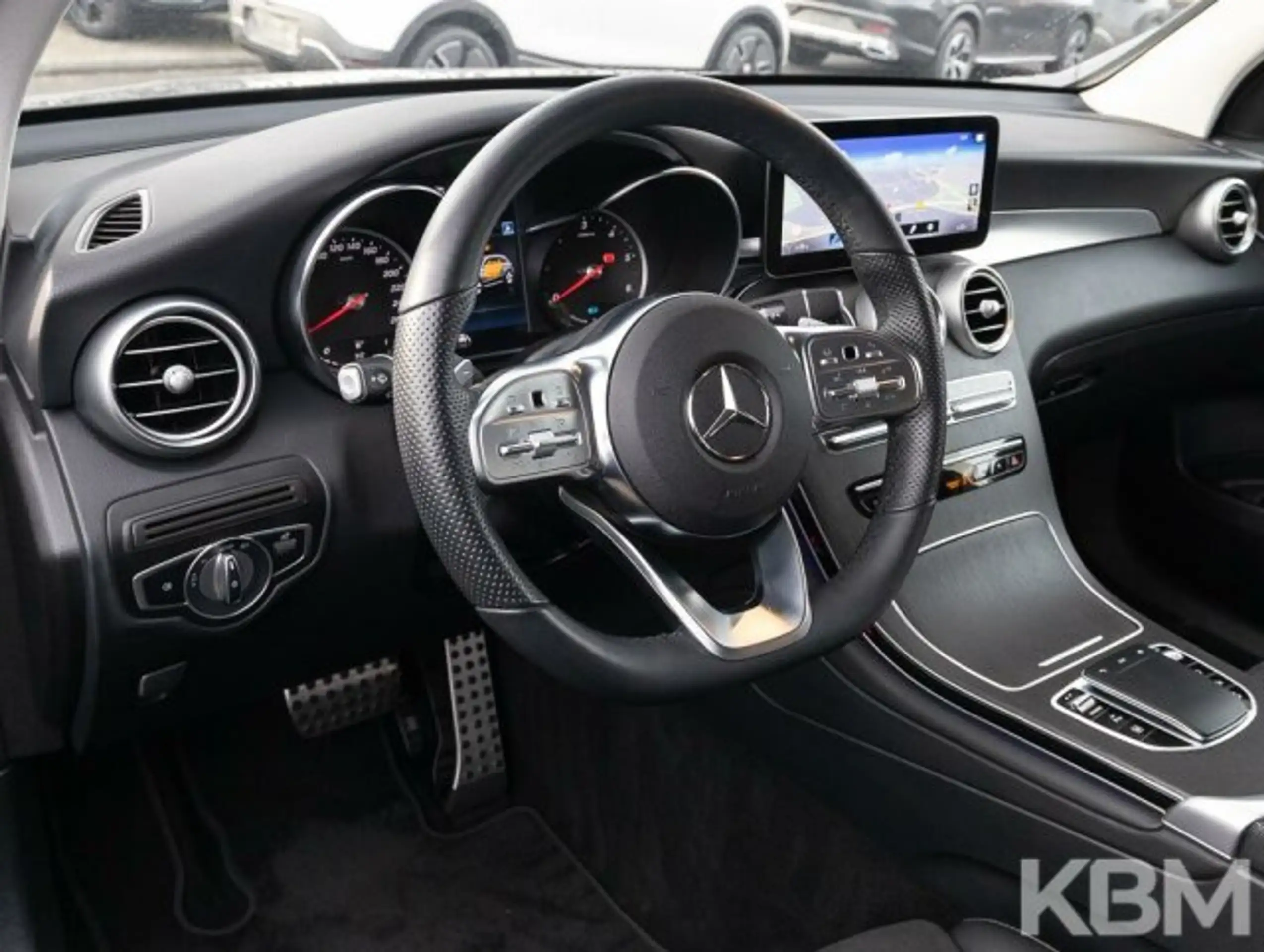 Mercedes-Benz - GLC 300